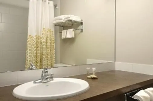 Queen Studio - Non-Smoking in Super 8 by Wyndham Innisfail