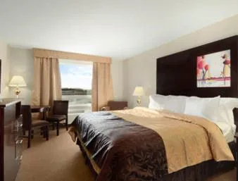 Queen Room - Mobility Access/Non-Smoking in Super 8 by Wyndham Innisfail