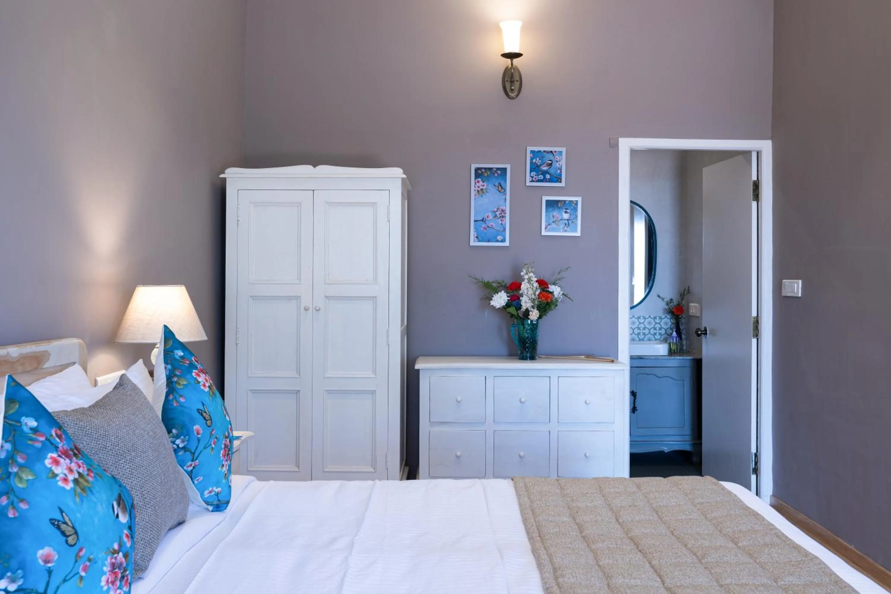 Deluxe Queen Room in King's Cliff