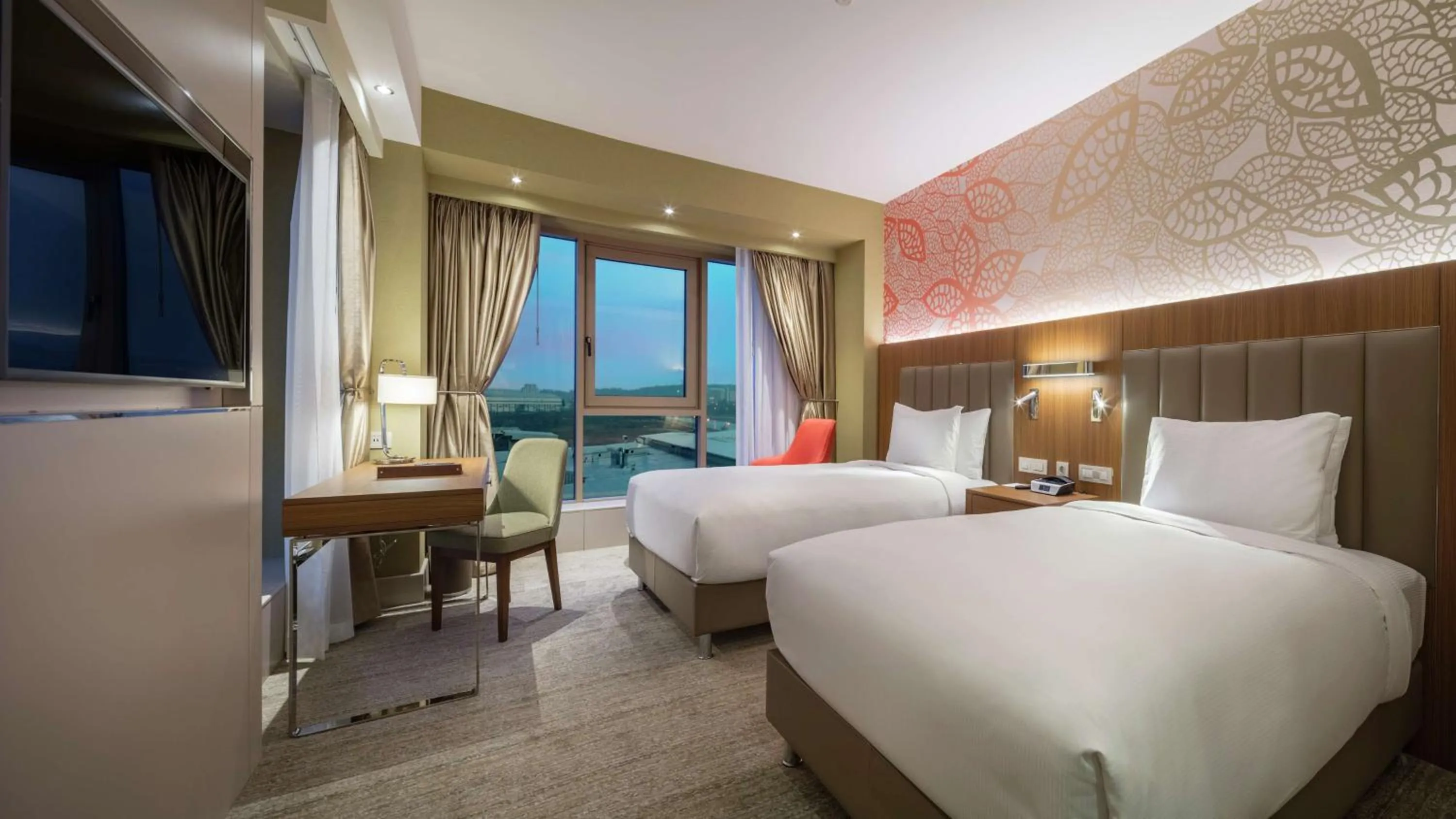 Deluxe Twin Room in DoubleTree By Hilton Skopje