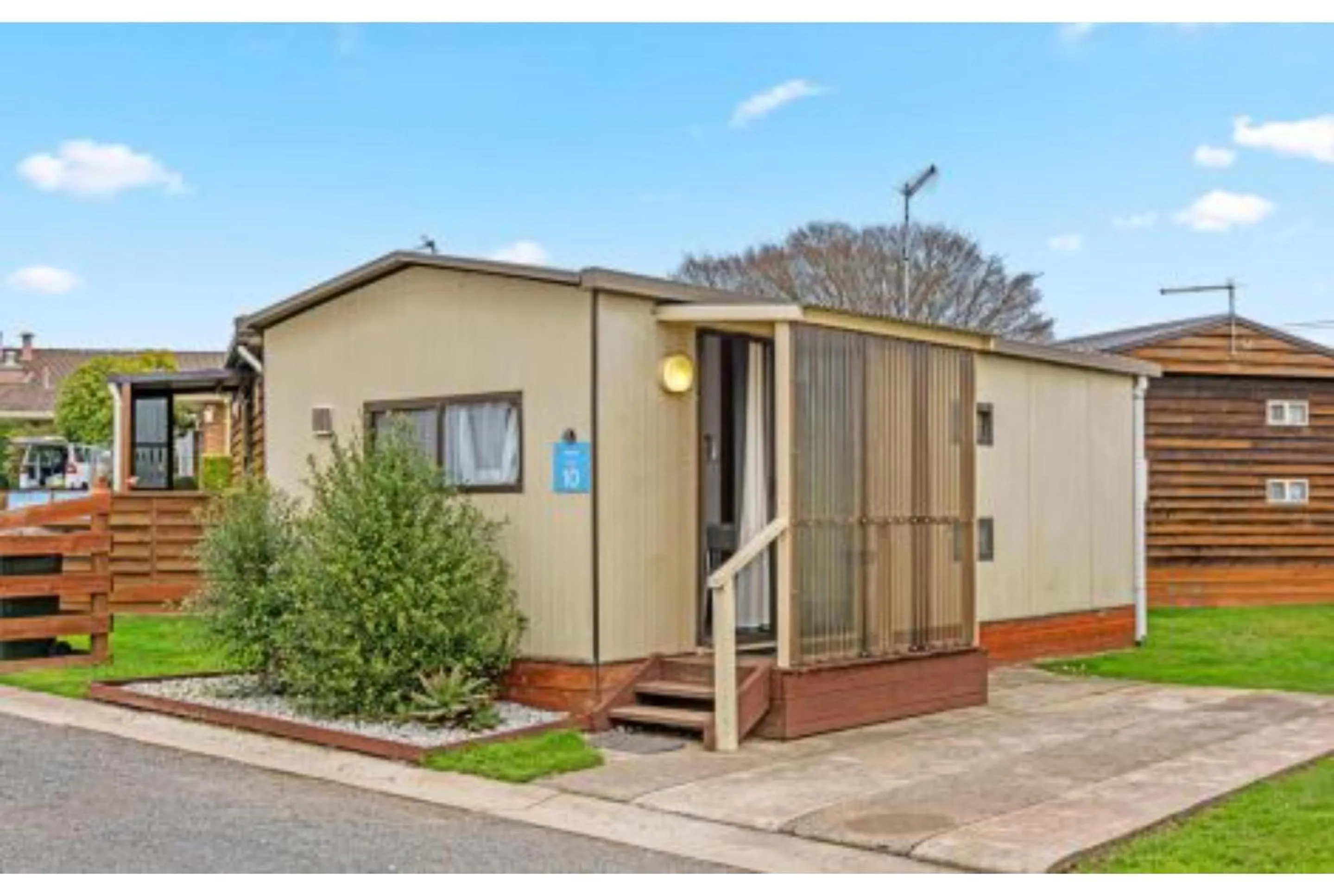 Economy Cabin - Sleeps 4 in Discovery Parks - Hadspen