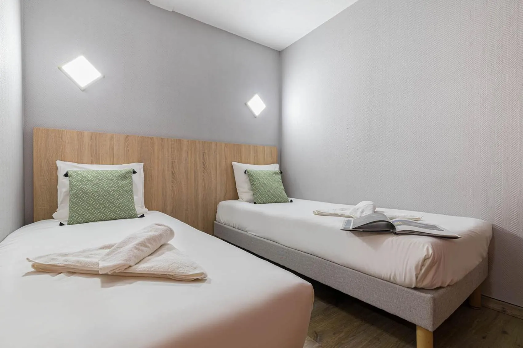 Twin Room in Logis Hôtel Restaurant L'Abri