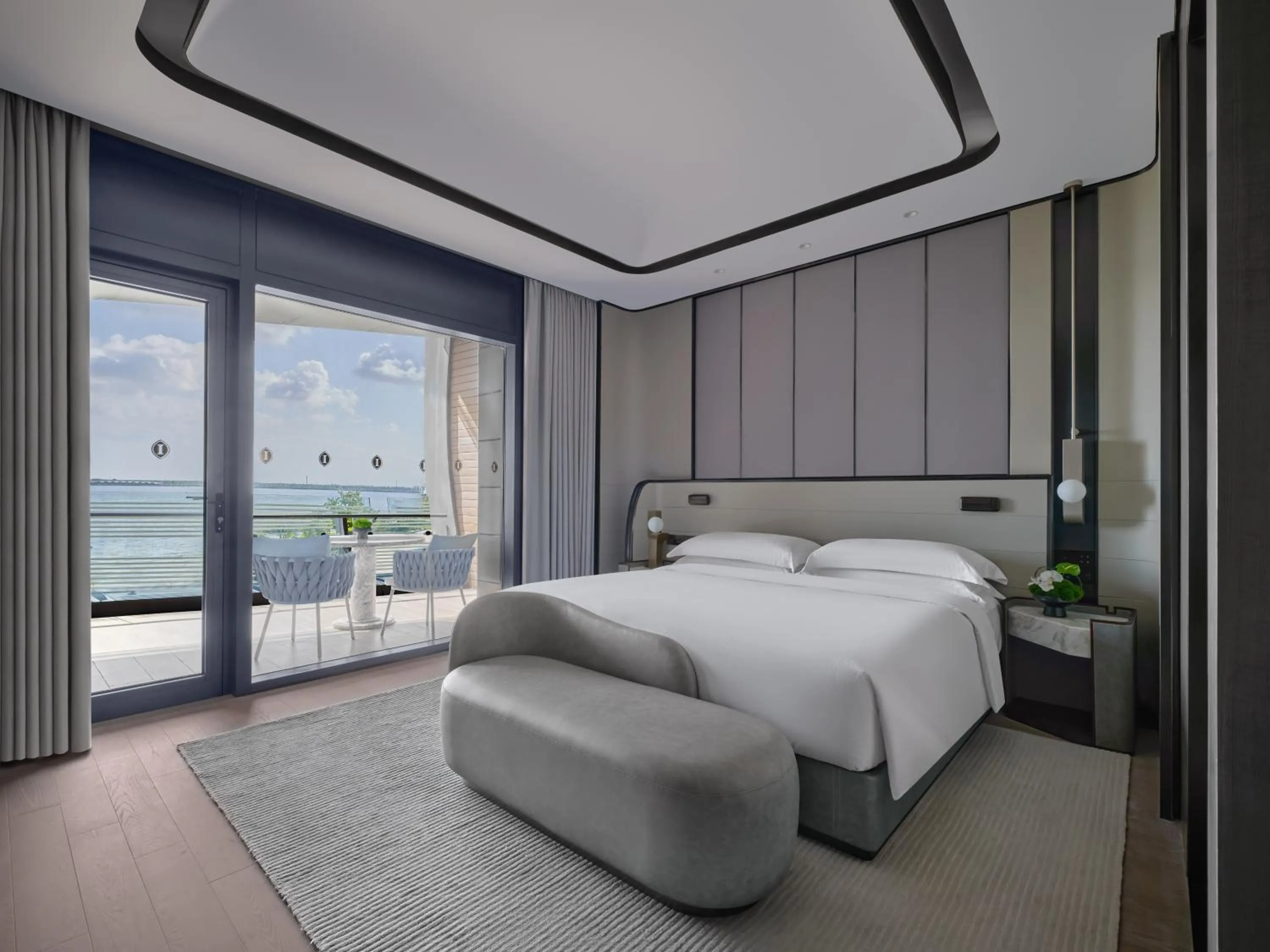 Classic King Room with Balcony and Lake View in InterContinental Shanghai Harbour City by IHG