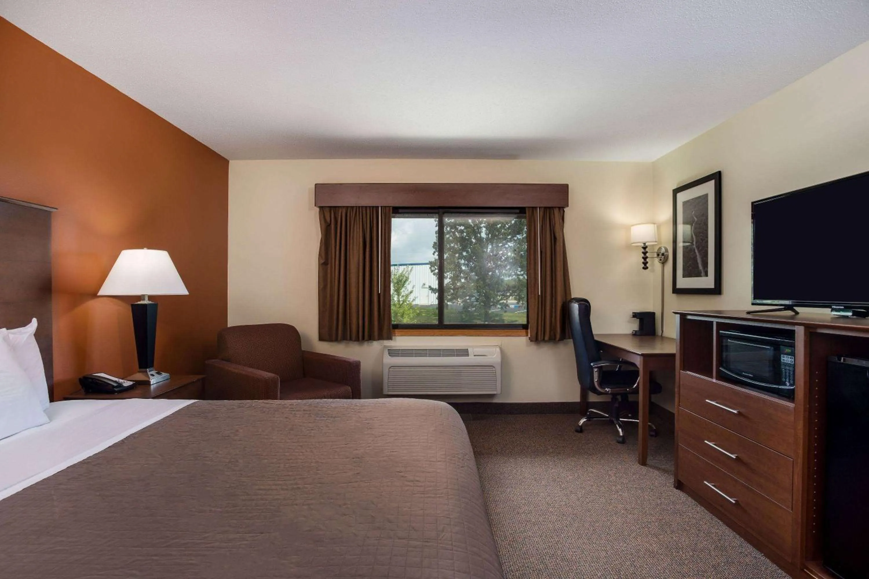 King Room - Mobility Access/Non-Smoking in AmericInn by Wyndham Tomah