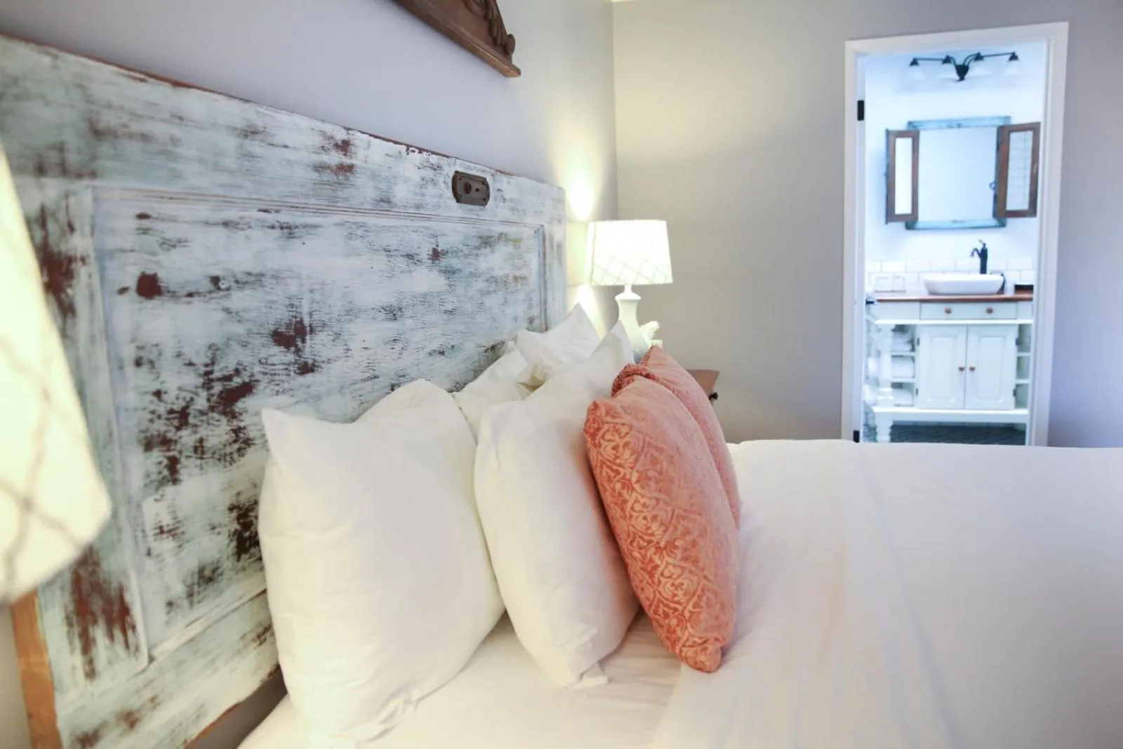 Luxury King Suite in The Rigdon House