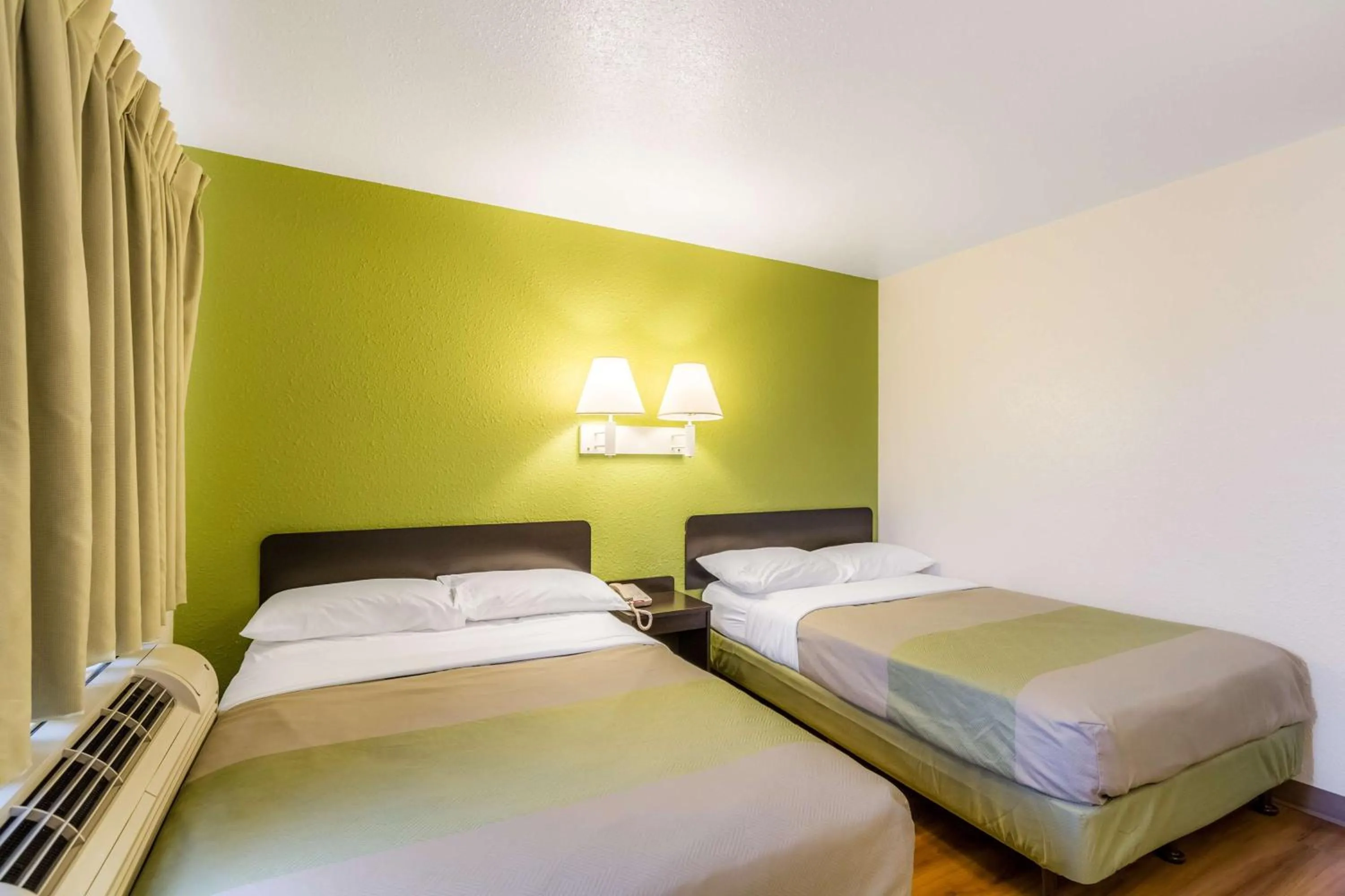 Double Room - Disability Access - Roll In Shower in Motel 6-Green Bay, WI