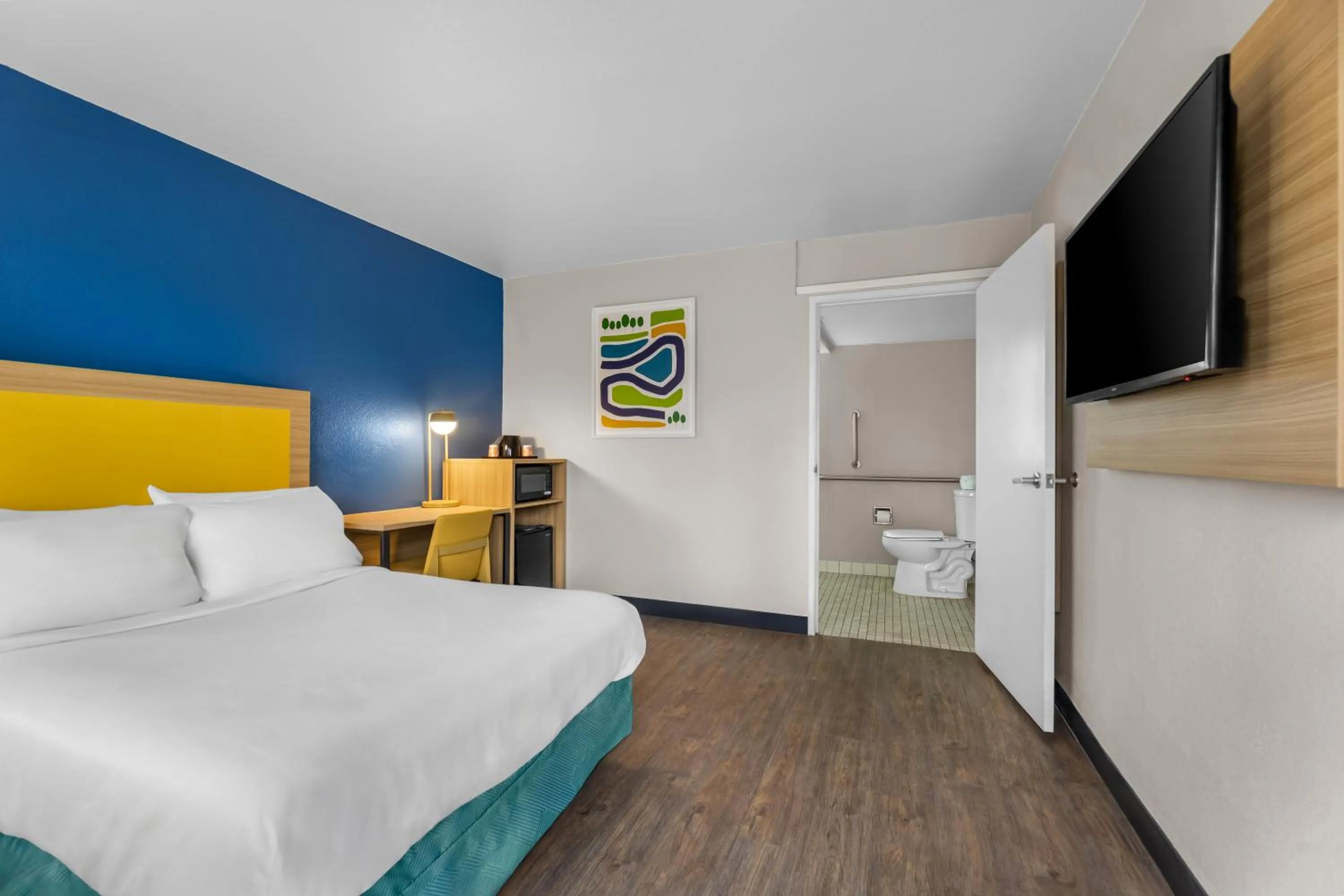 Double Room with Roll-in Shower - Disability Access/Non Smoking in Park Inn by Radisson, Winnemucca