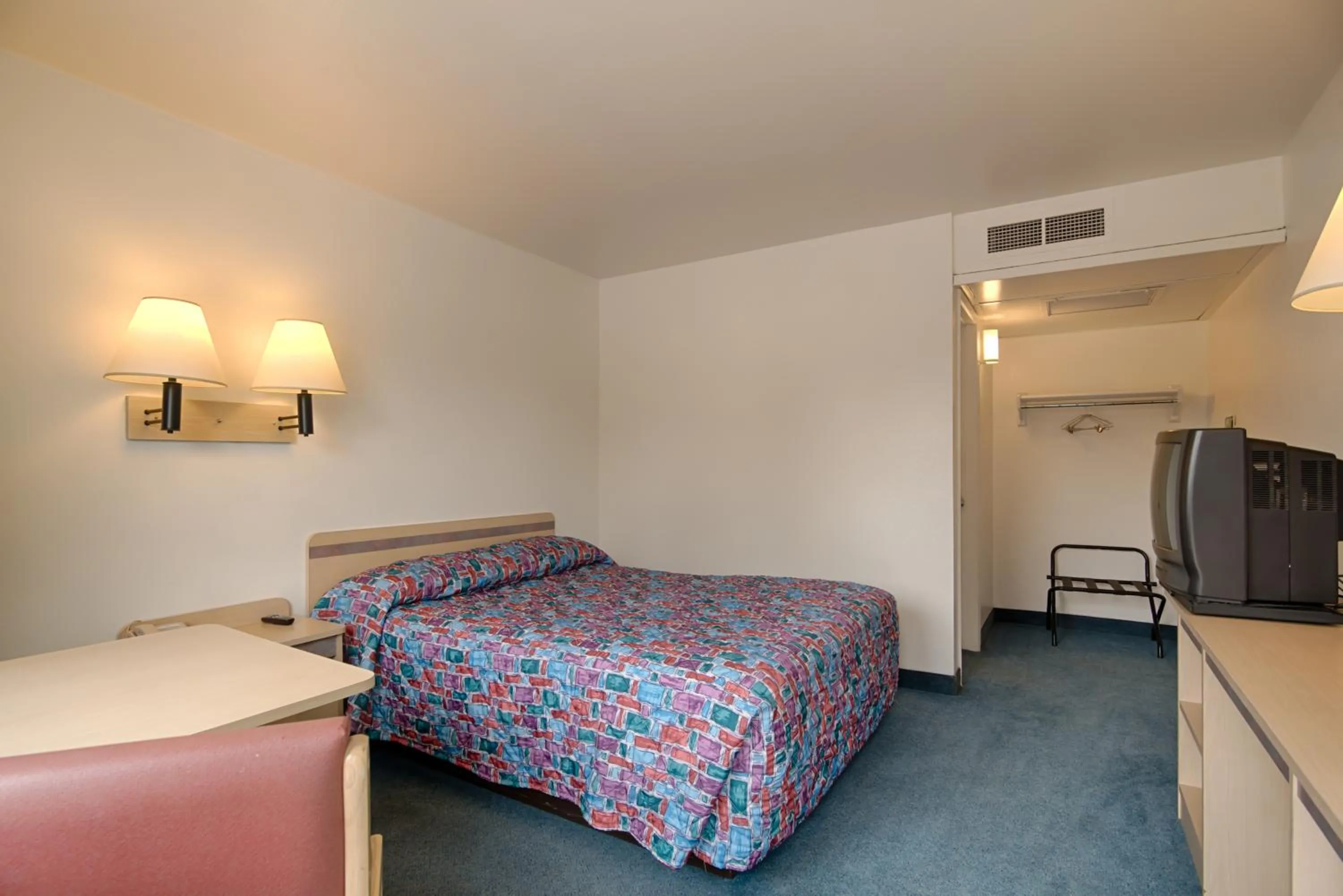 Deluxe Double Room in Motel 6-Winnemucca, NV