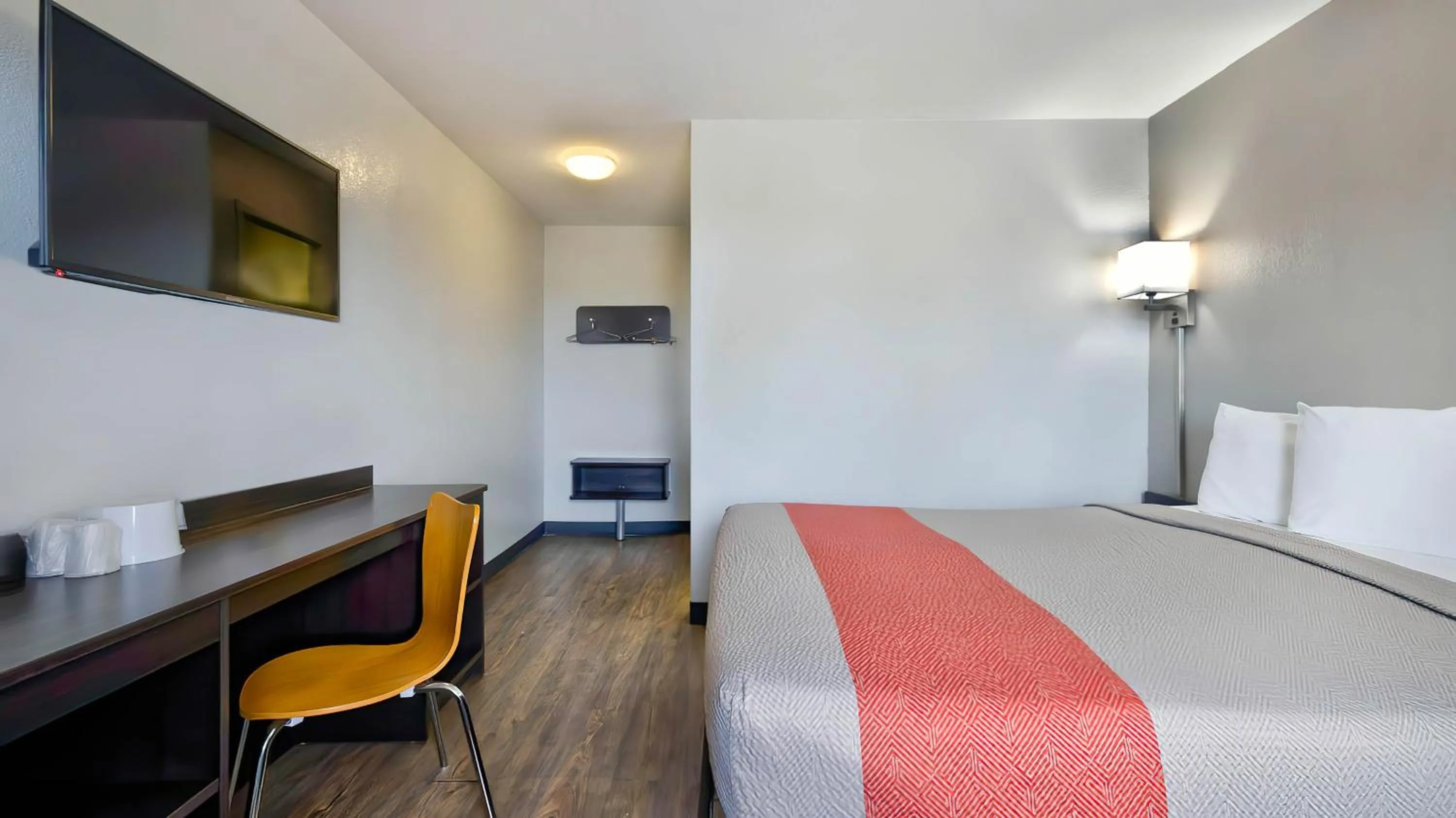 Queen Room - single occupancy in Motel 6-Gallup, NM