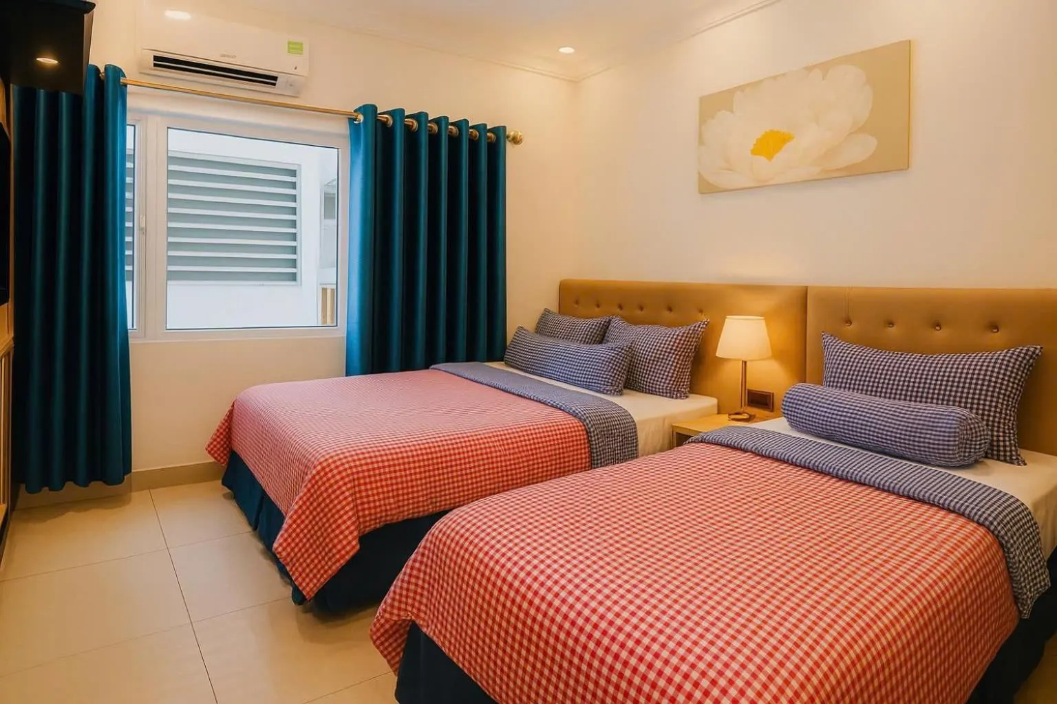 Superior Twin Room in Phan Anh Hotel - Bui Vien Walking Street