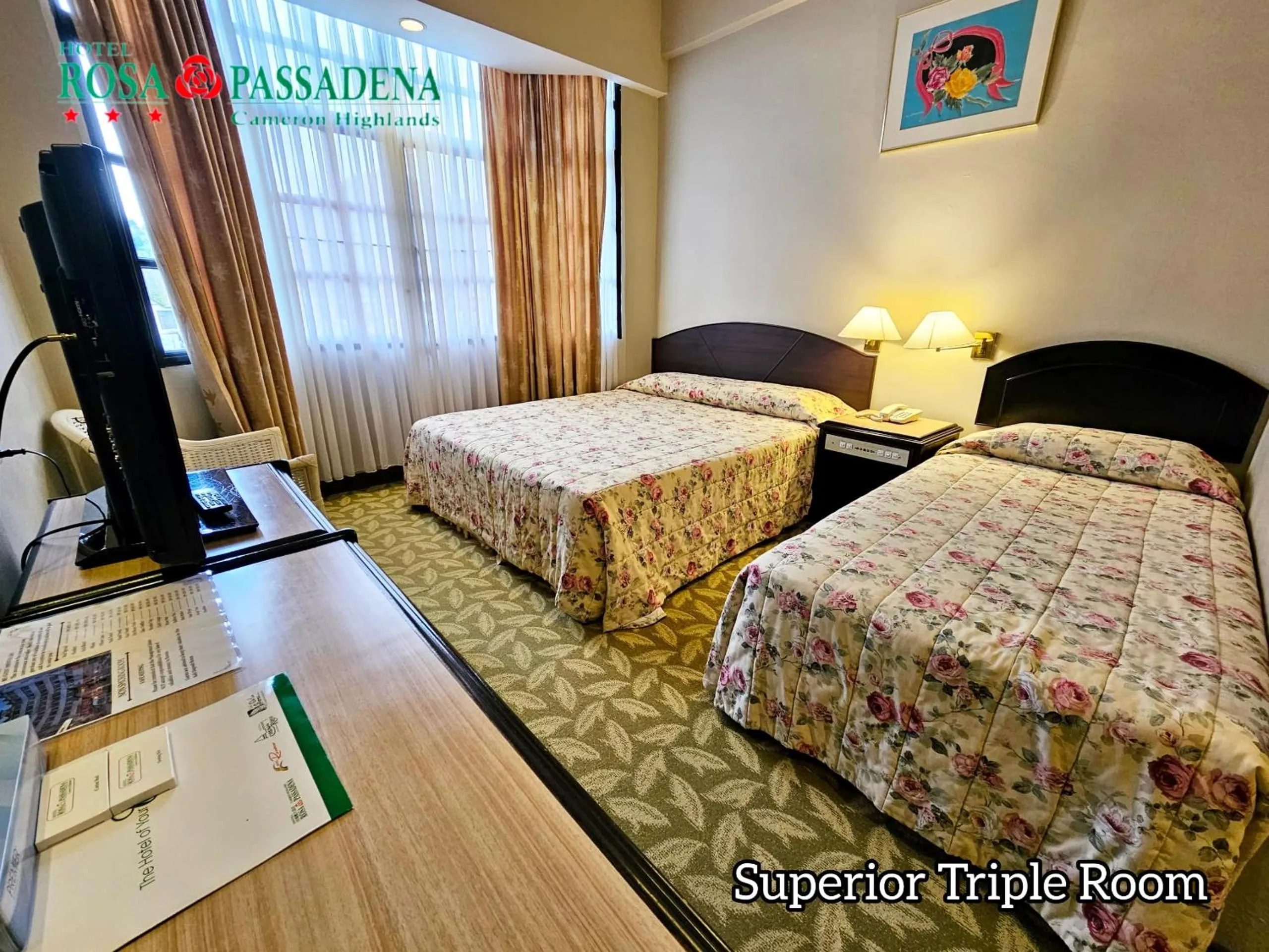 Superior Triple Room in Hotel Rosa Passadena