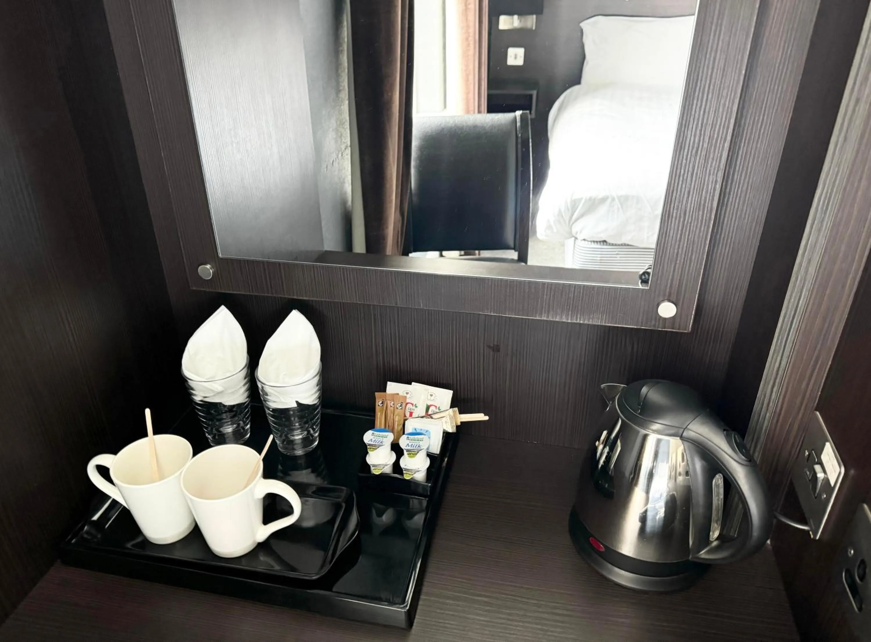 Standard Twin Room in Murrayfield Park Guest House