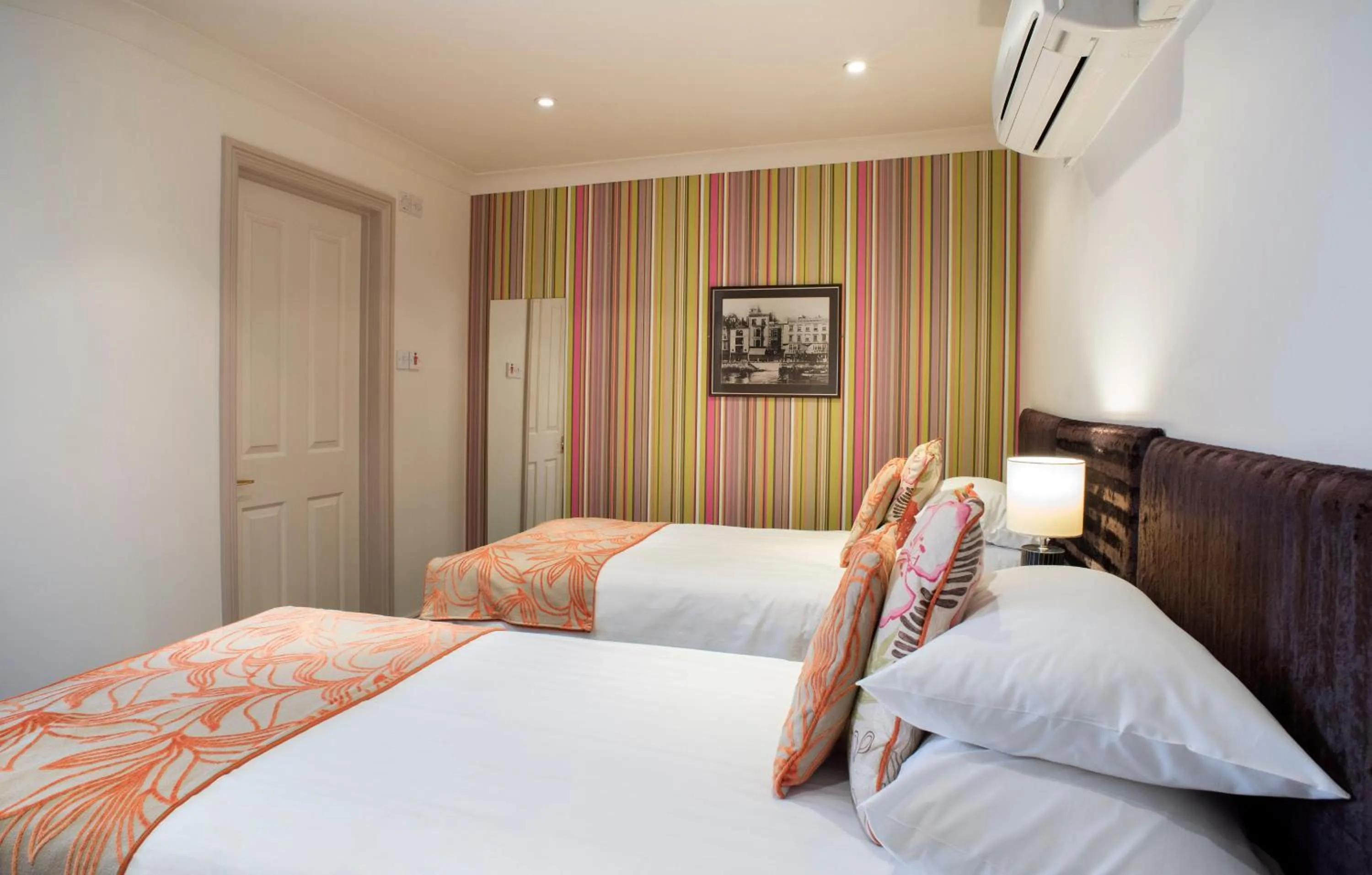 Standard Twin Room in Royal Seven Stars Hotel