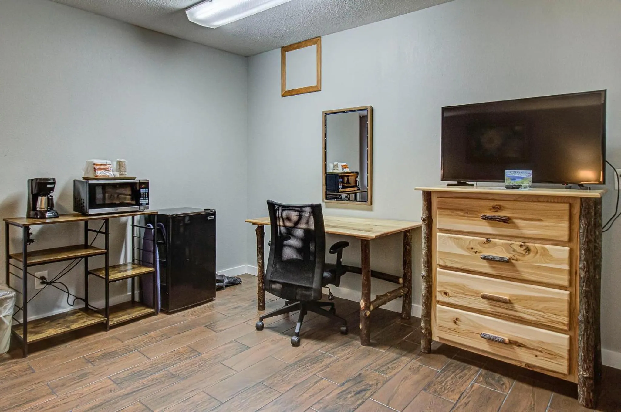 Standard King Room in Brookside Lodge