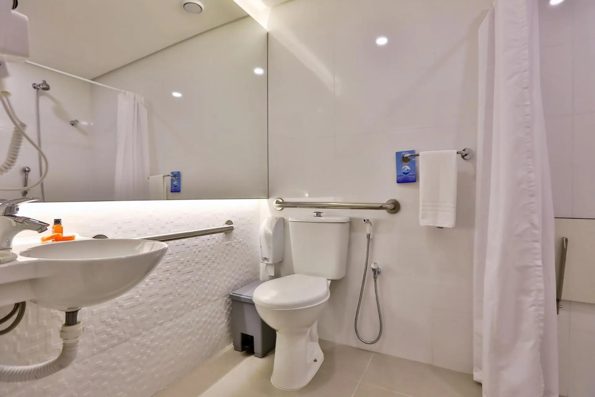 Double Room - Disability Access in Go Inn Serra