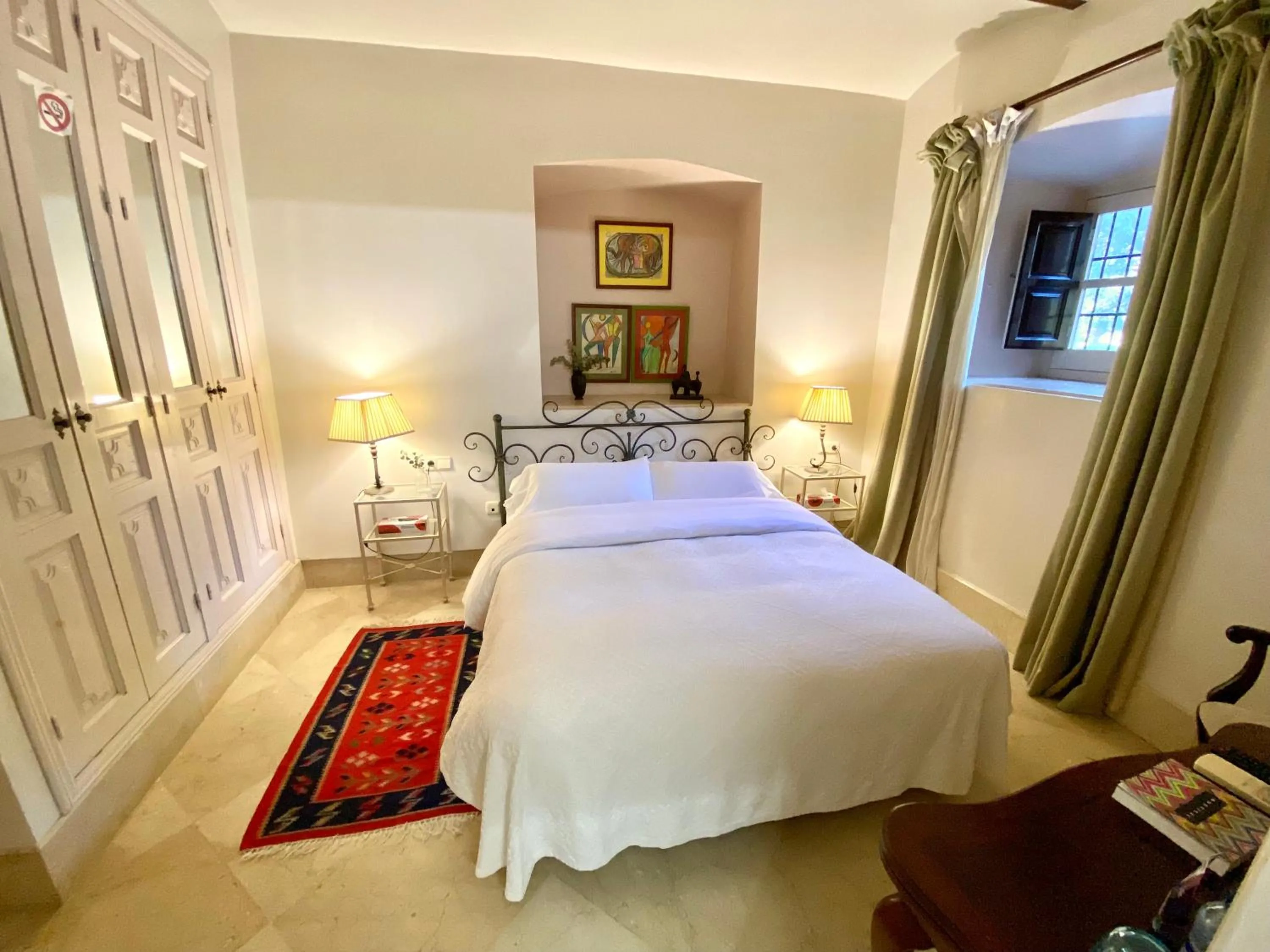 Double or Twin Room with Garden View in Casa de los Bates