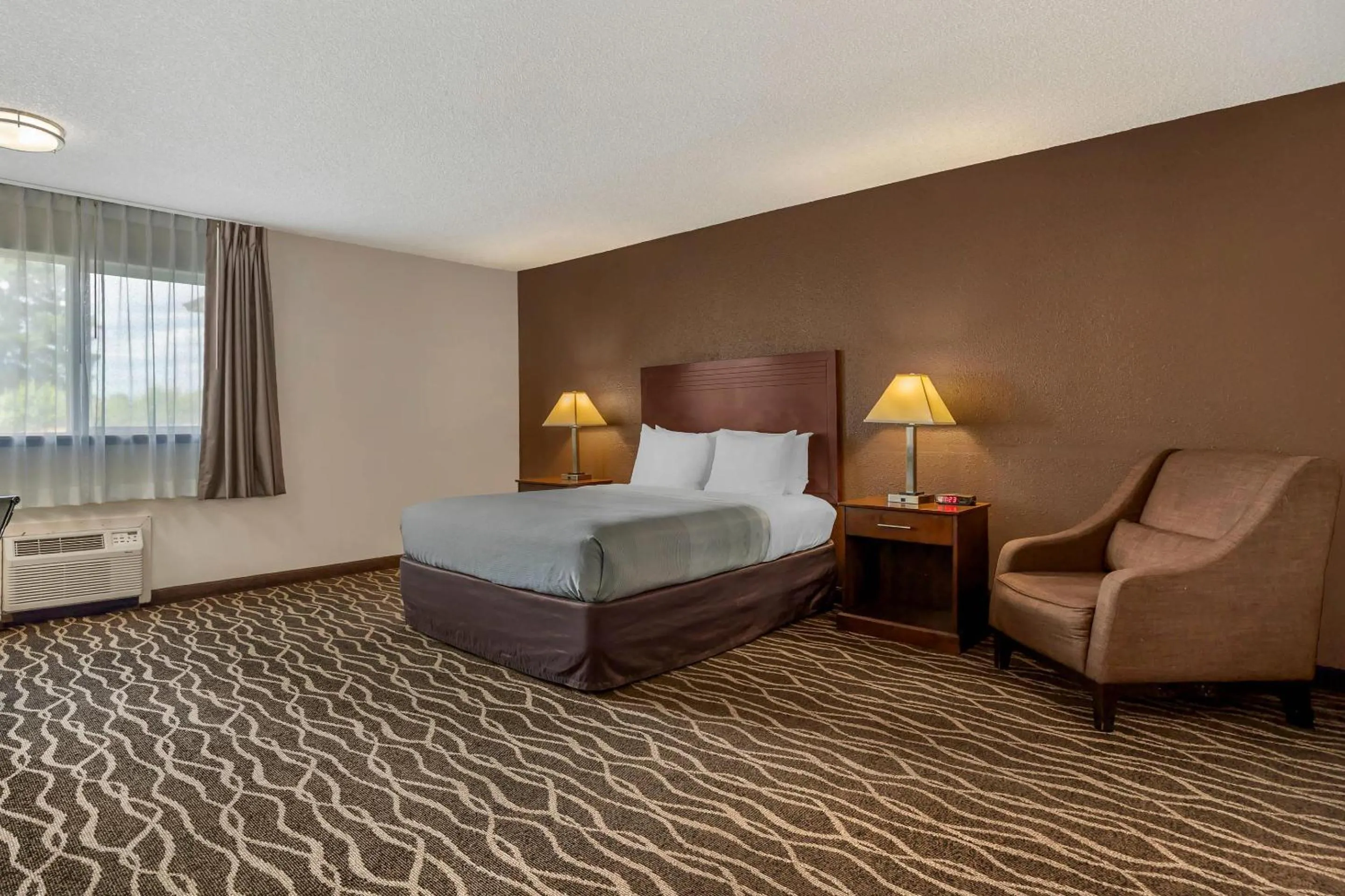 Queen Room in Quality Inn Umatilla - Hermiston