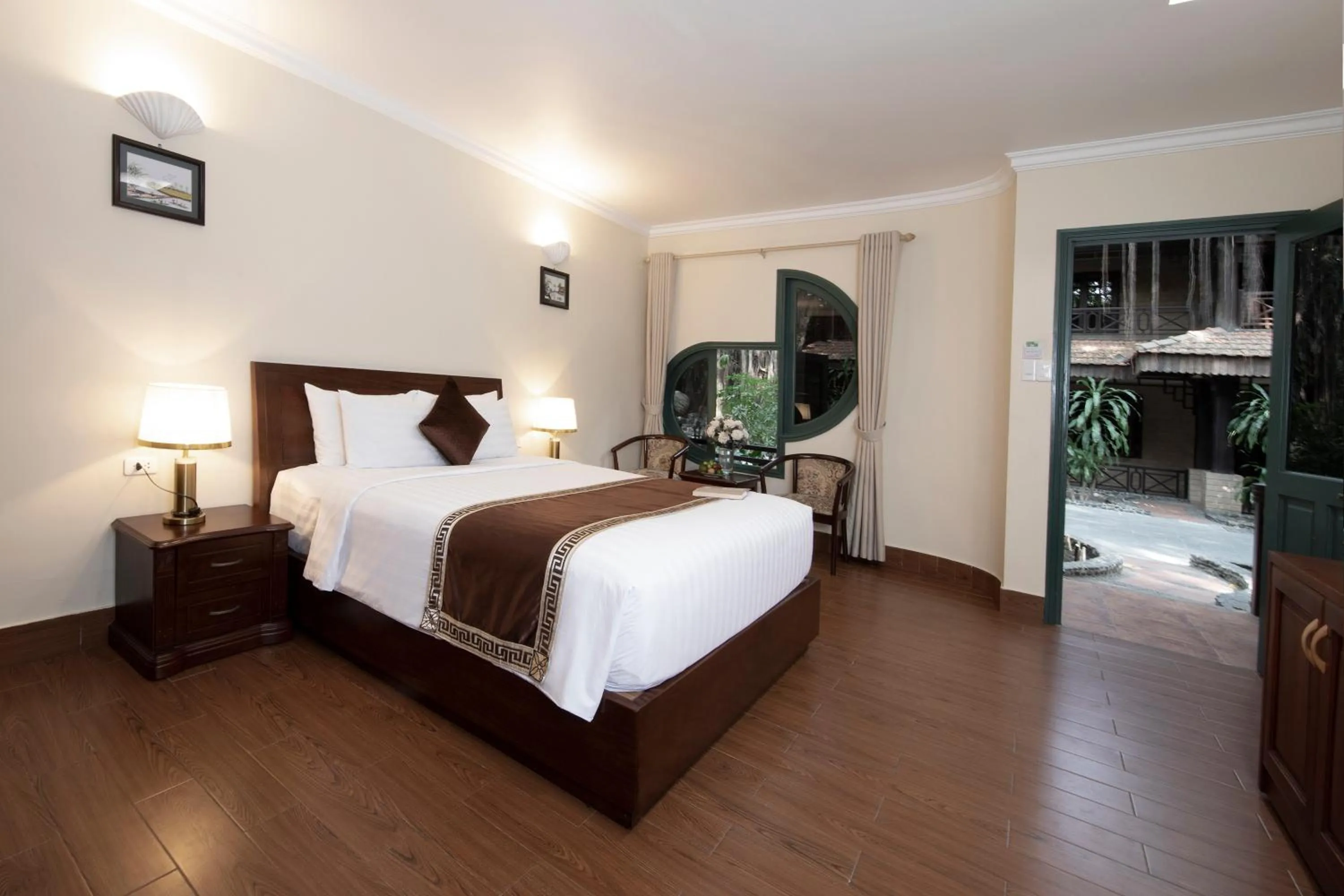 Queen Room in Phuong Nam Resort