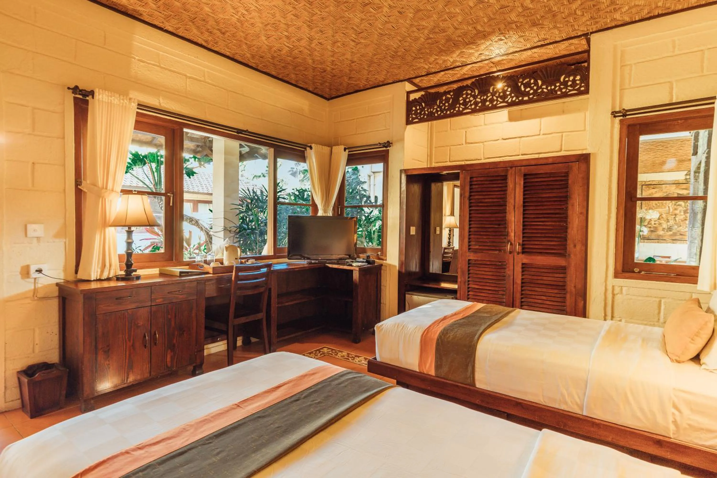 Deluxe Twin Room in Munari Resort Ubud