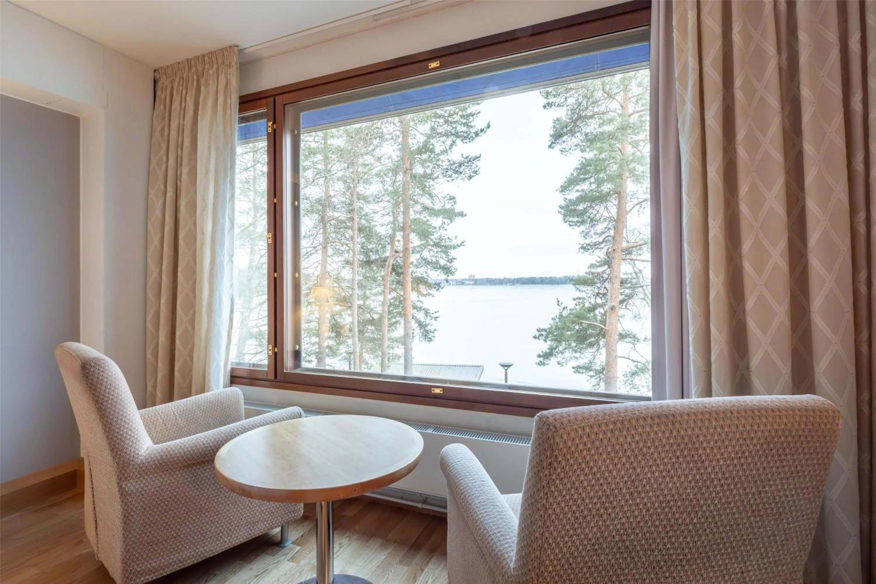 Deluxe Twin Room with Sea View in Hilton Helsinki Kalastajatorppa