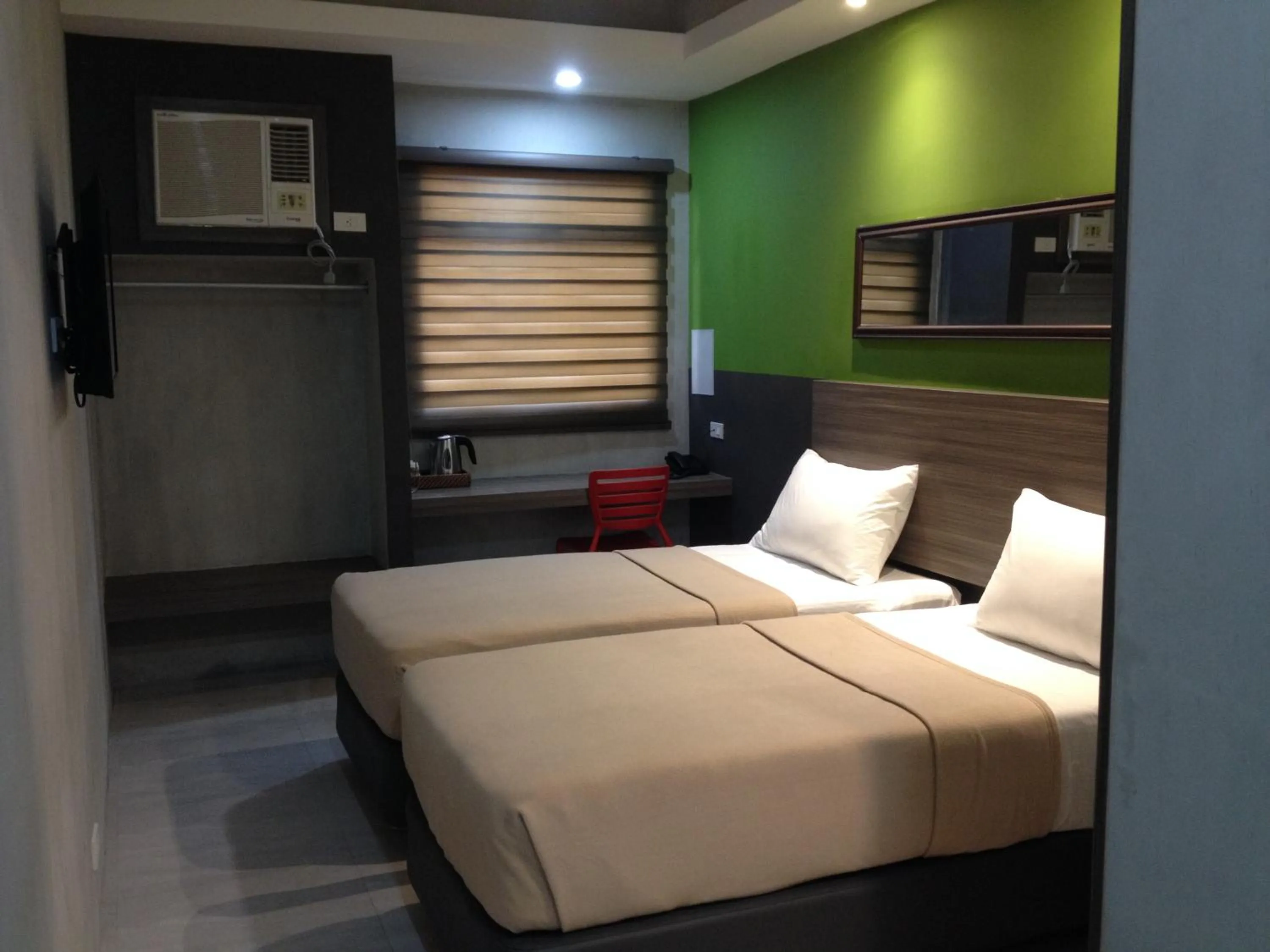 Superior Twin Room in Express Inn Cebu Osmena