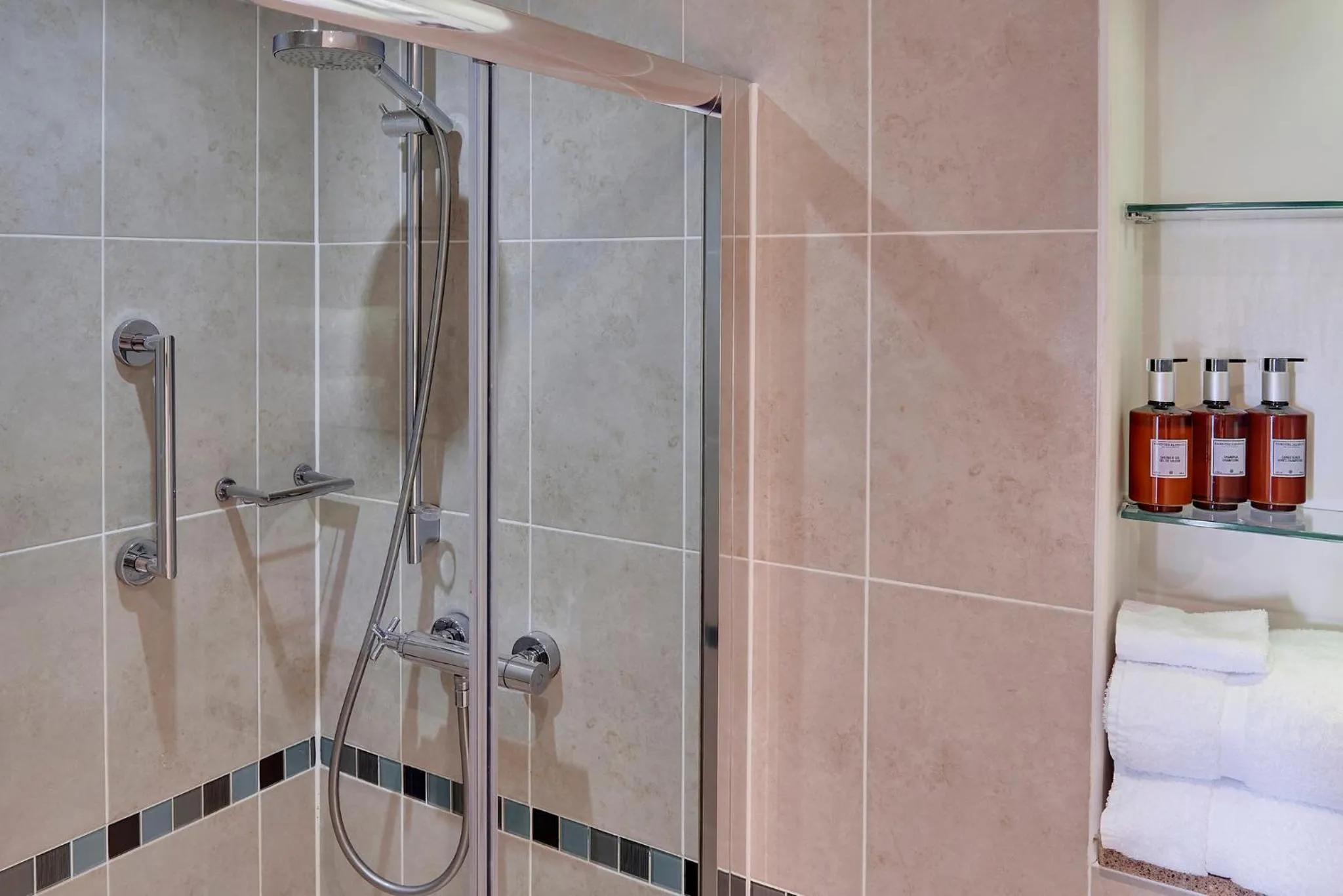 One-Bedroom King Suite in Staybridge Suites Liverpool by IHG