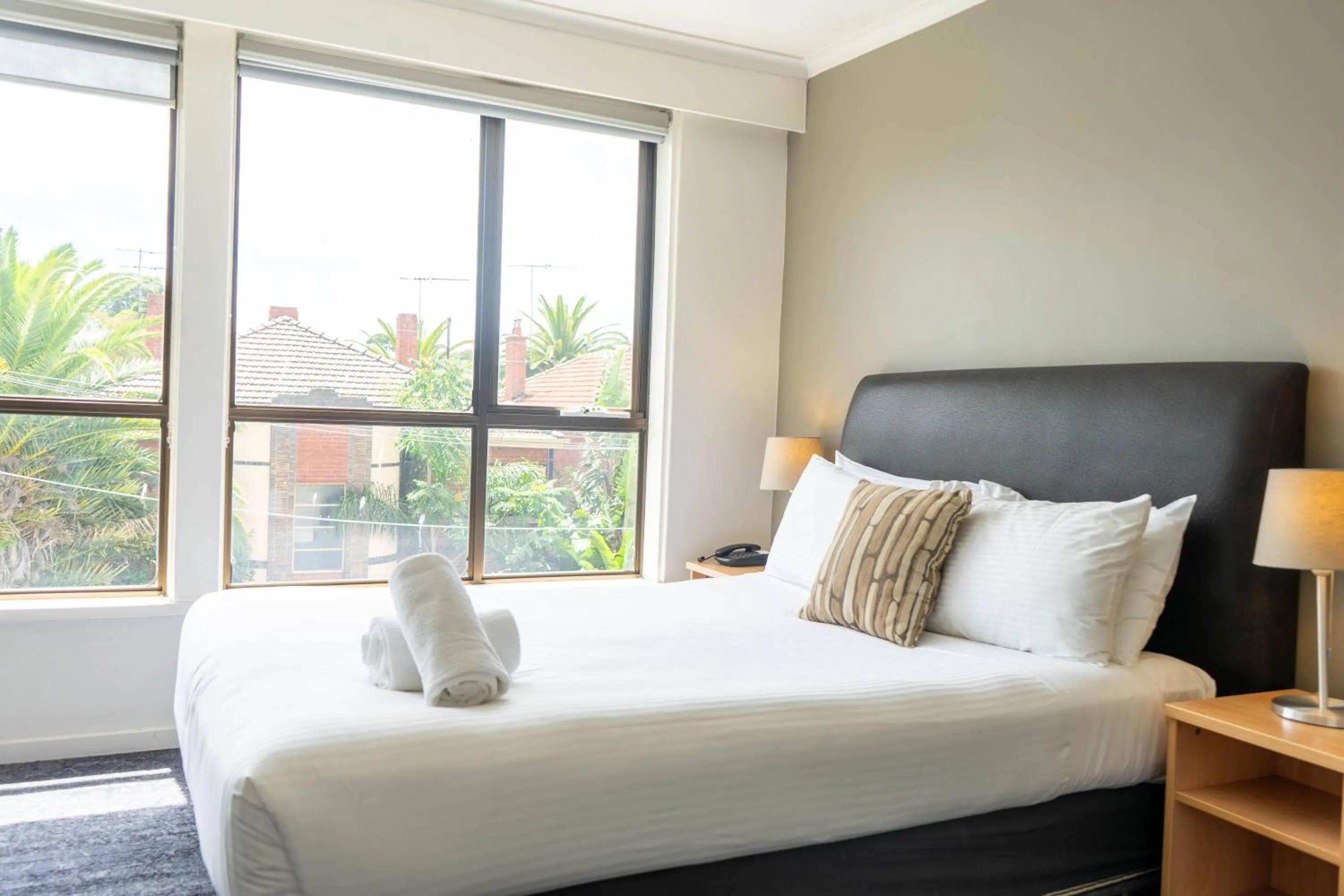 Superior Queen Room in Cosmopolitan Hotel and Apartments