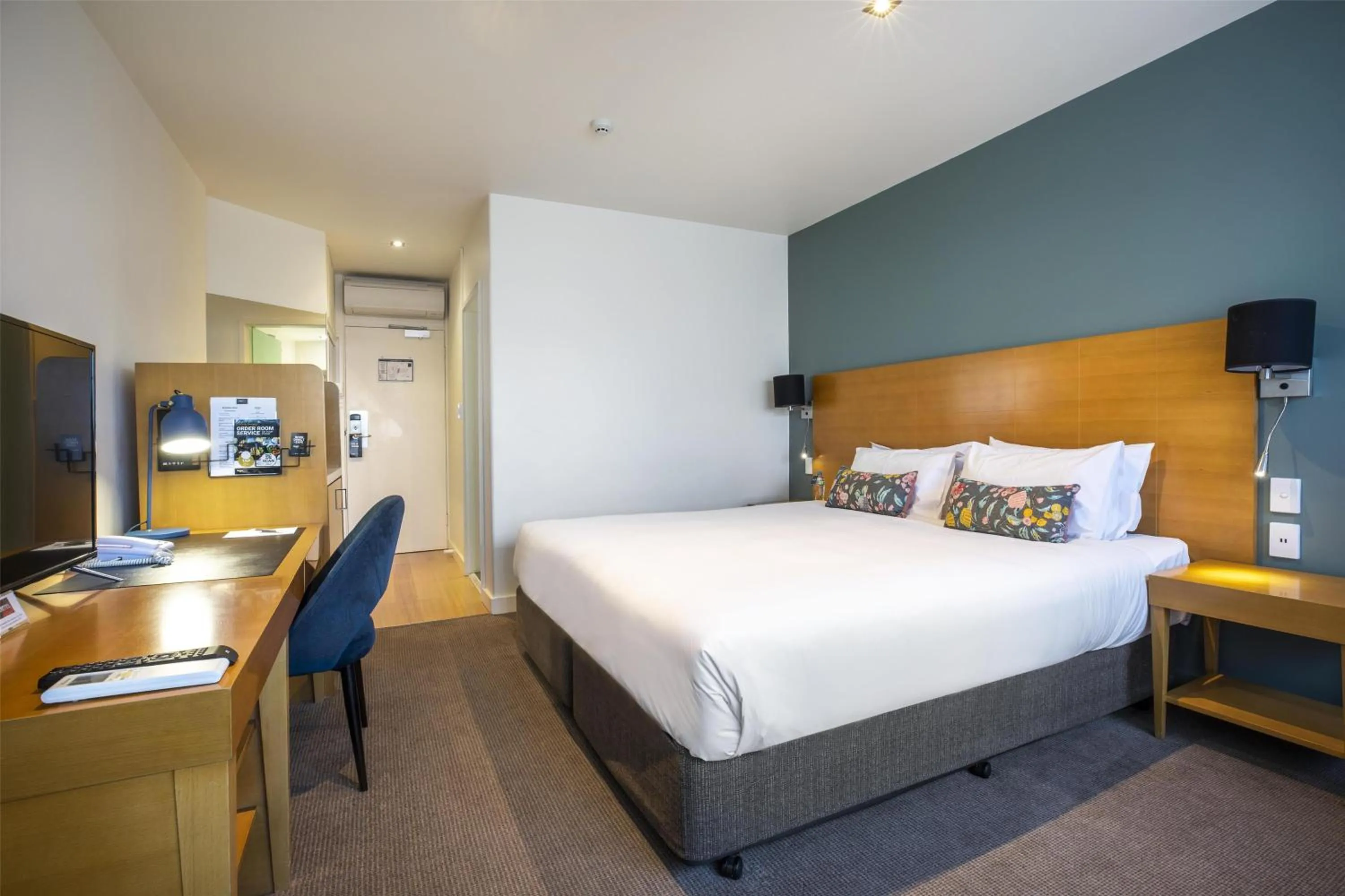 King Studio in Nightelier Devonport Gateway Hotel