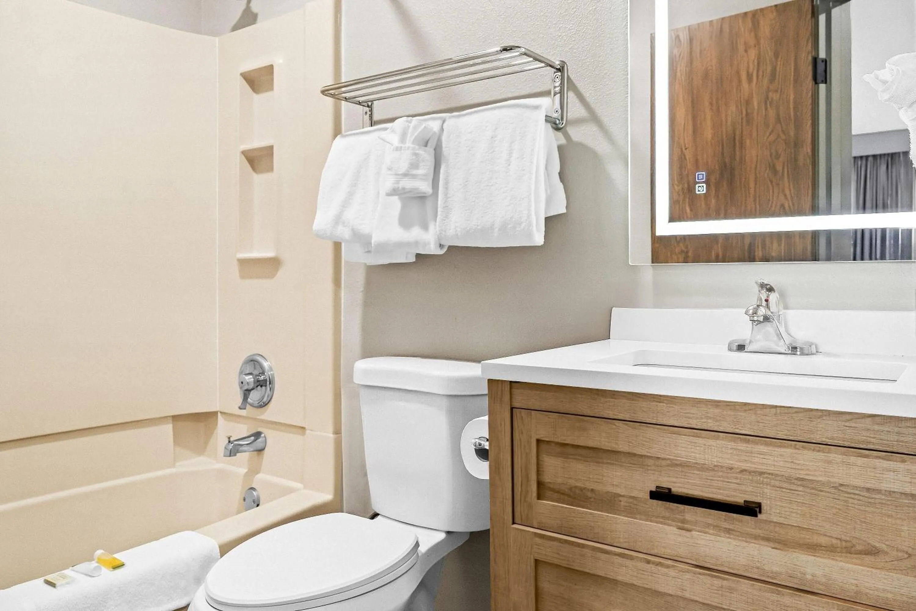 Queen Room with Two Queen Beds - Non-Smoking in Days Inn by Wyndham Billings