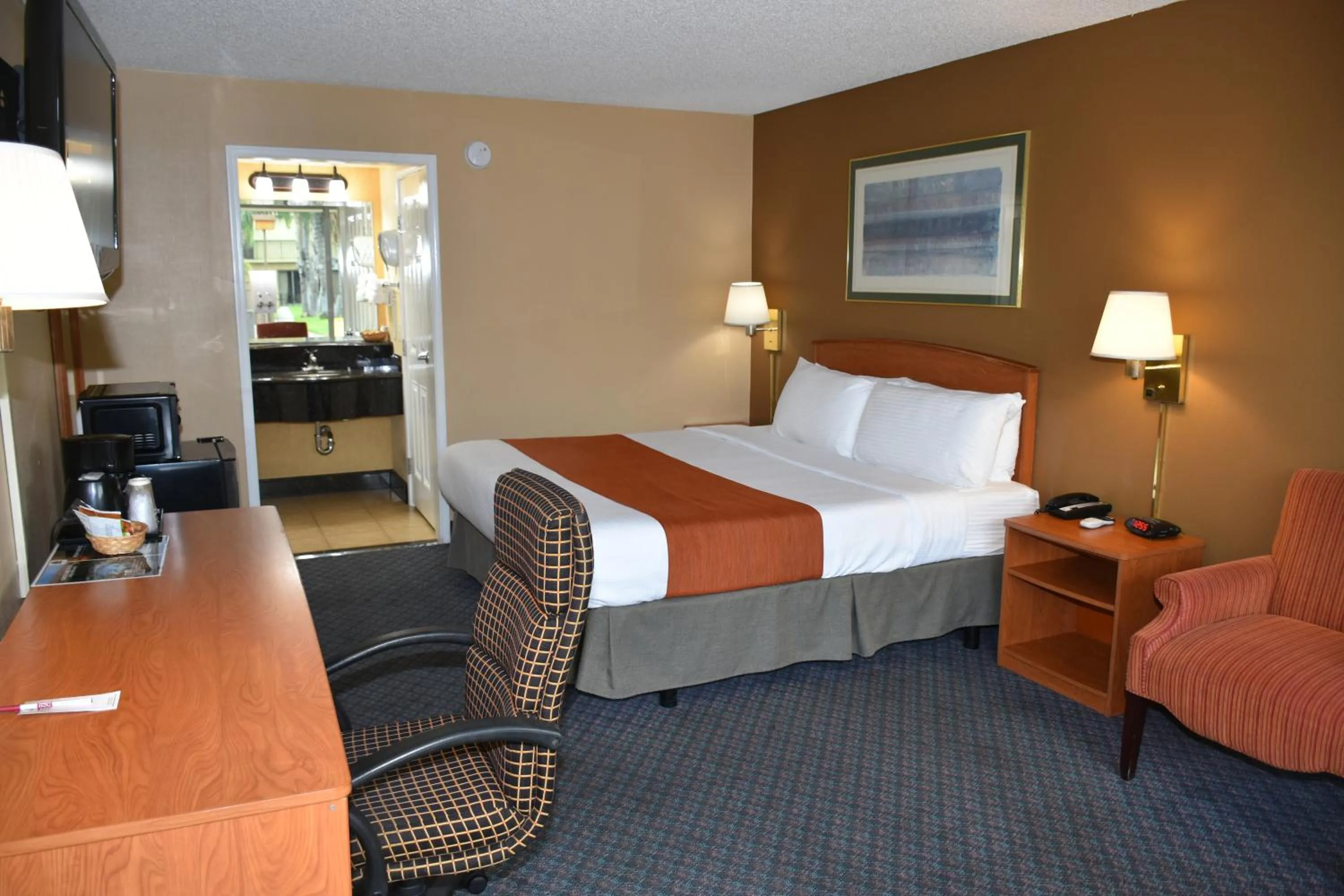King Room - Non-Smoking in Ontario Airport Inn