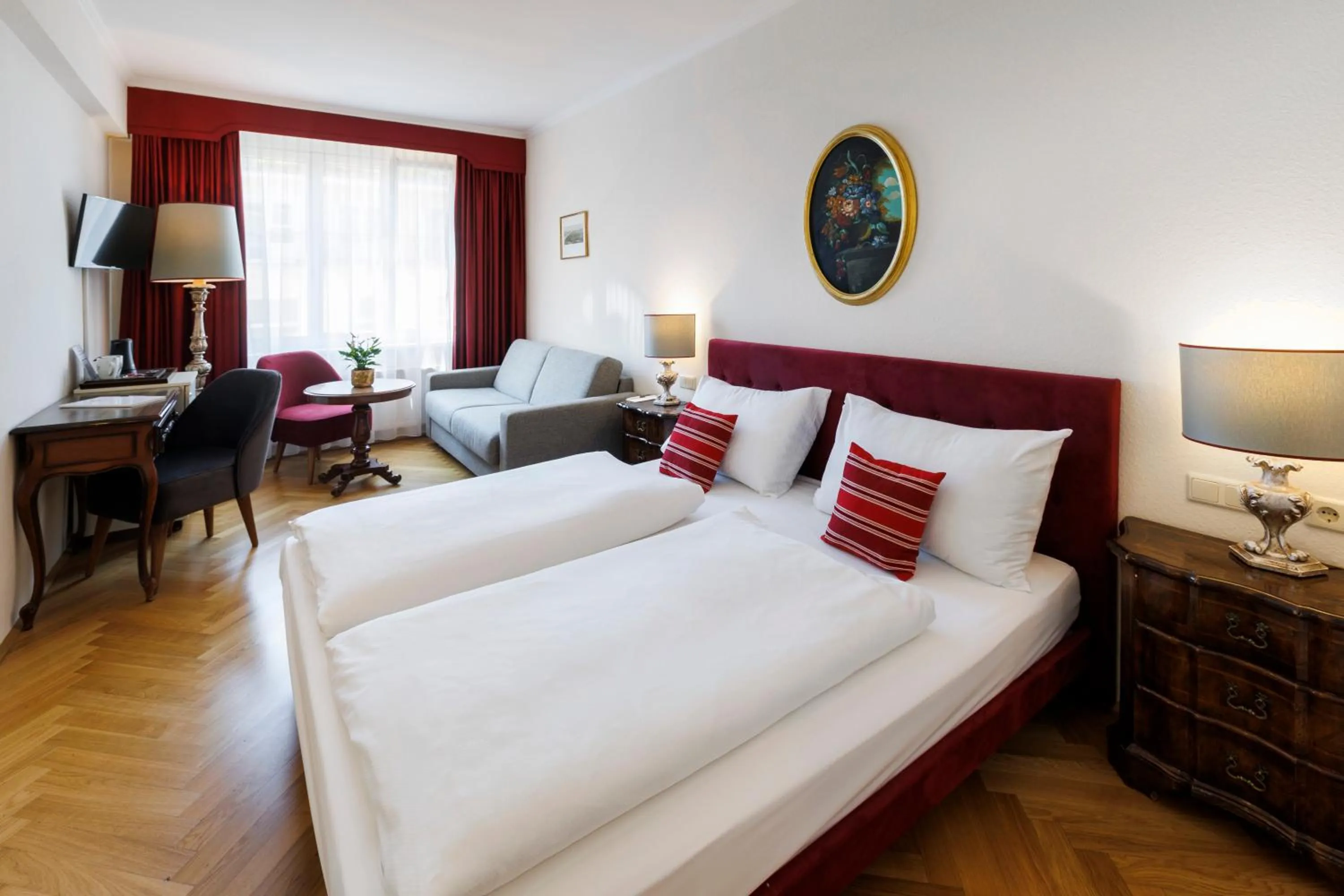 Superior Double Room in Hotel Royal