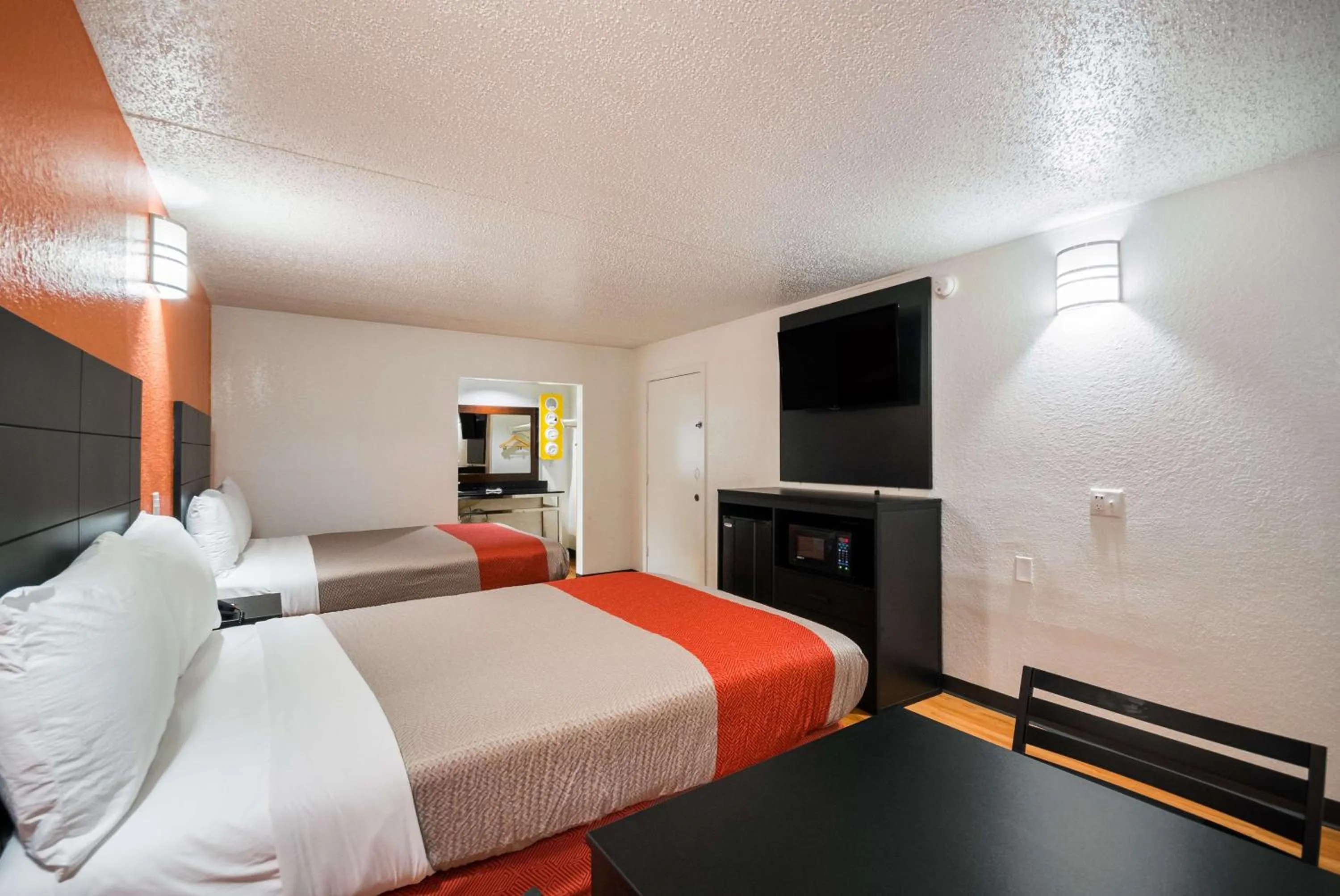 Quadruple Room - single occupancy - Disability Access - Non-Smoking in Motel 6-Houston, TX - Brookhollow