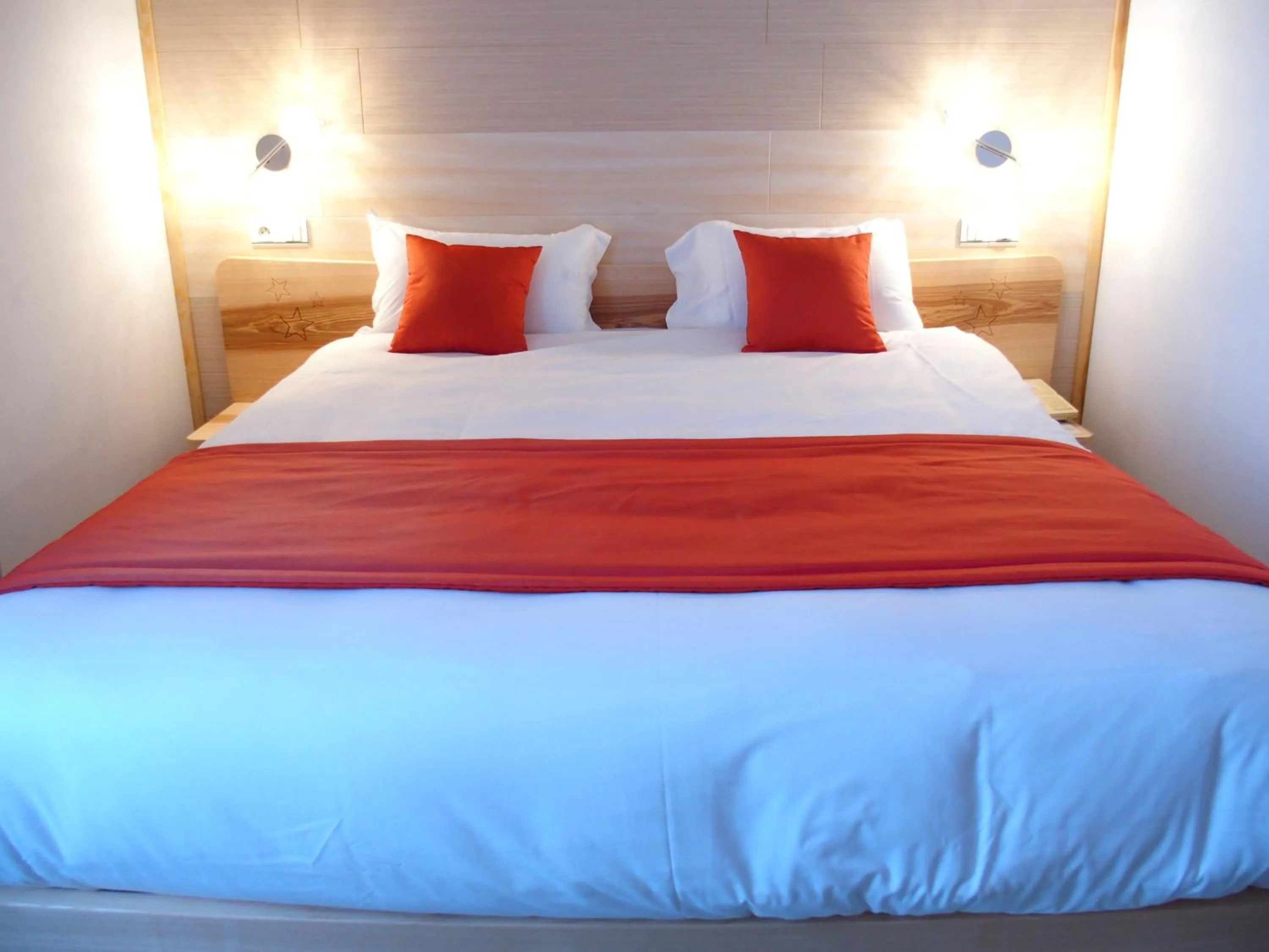 Superior Double Room in Logis Hôtel Restaurant Hostellerie de l'Étoile