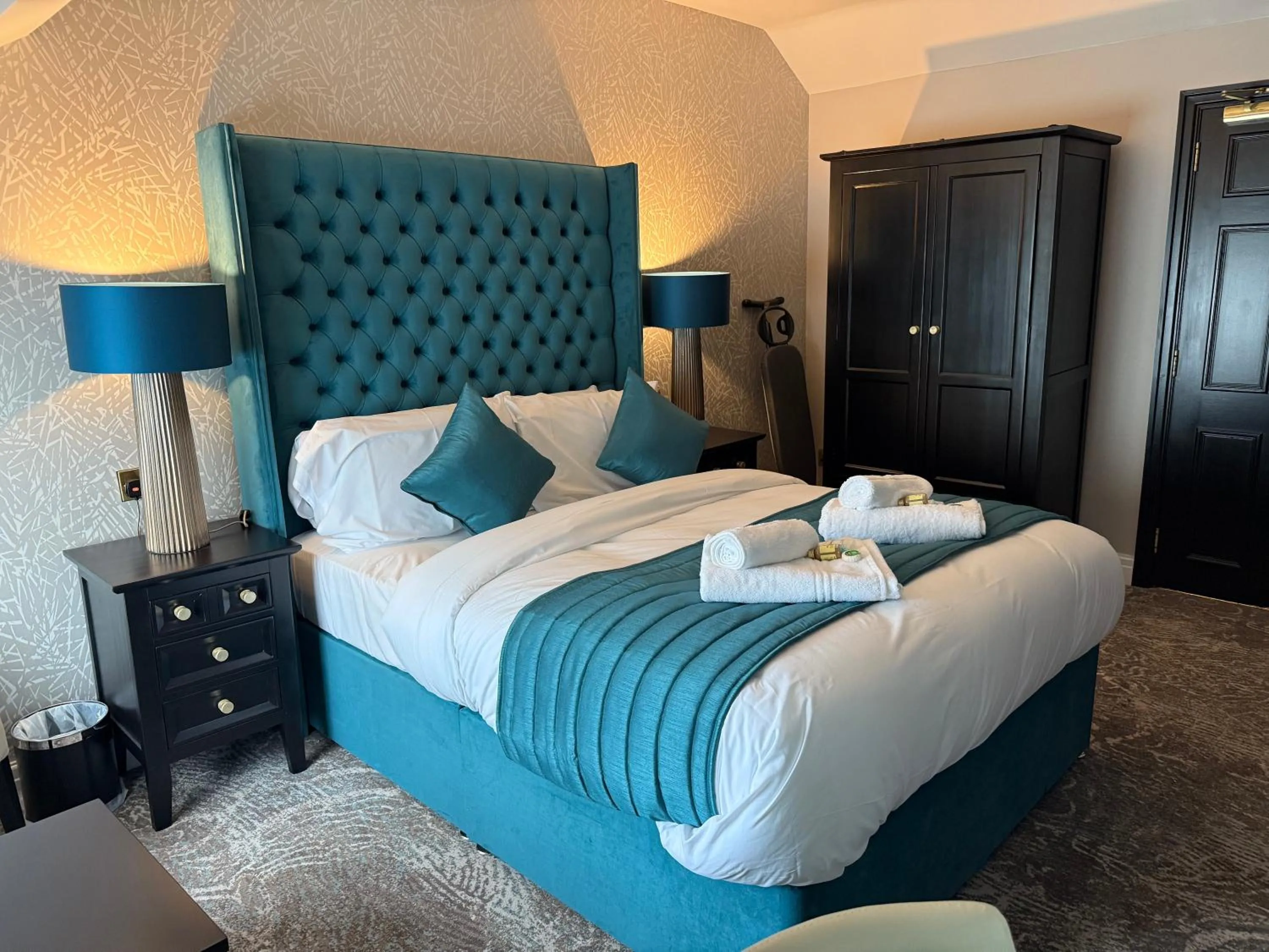 Deluxe Double Room in Lyons Woodlands Hall