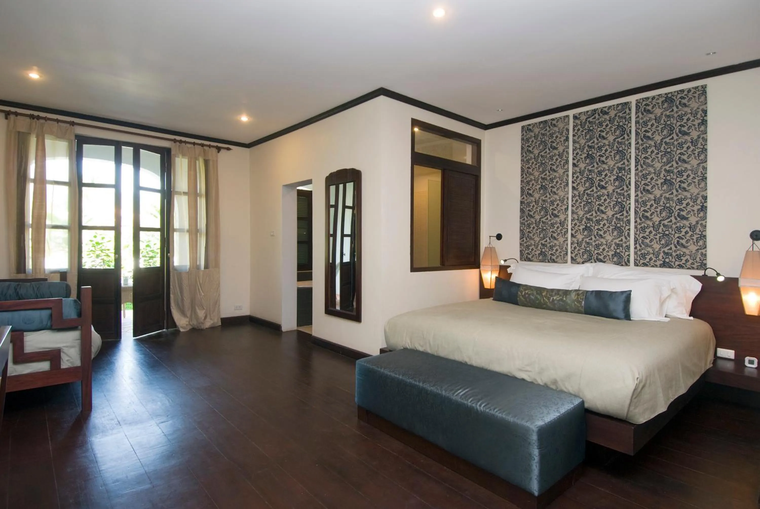 Deluxe Double Room with Garden View in The Apsara Rive Droite
