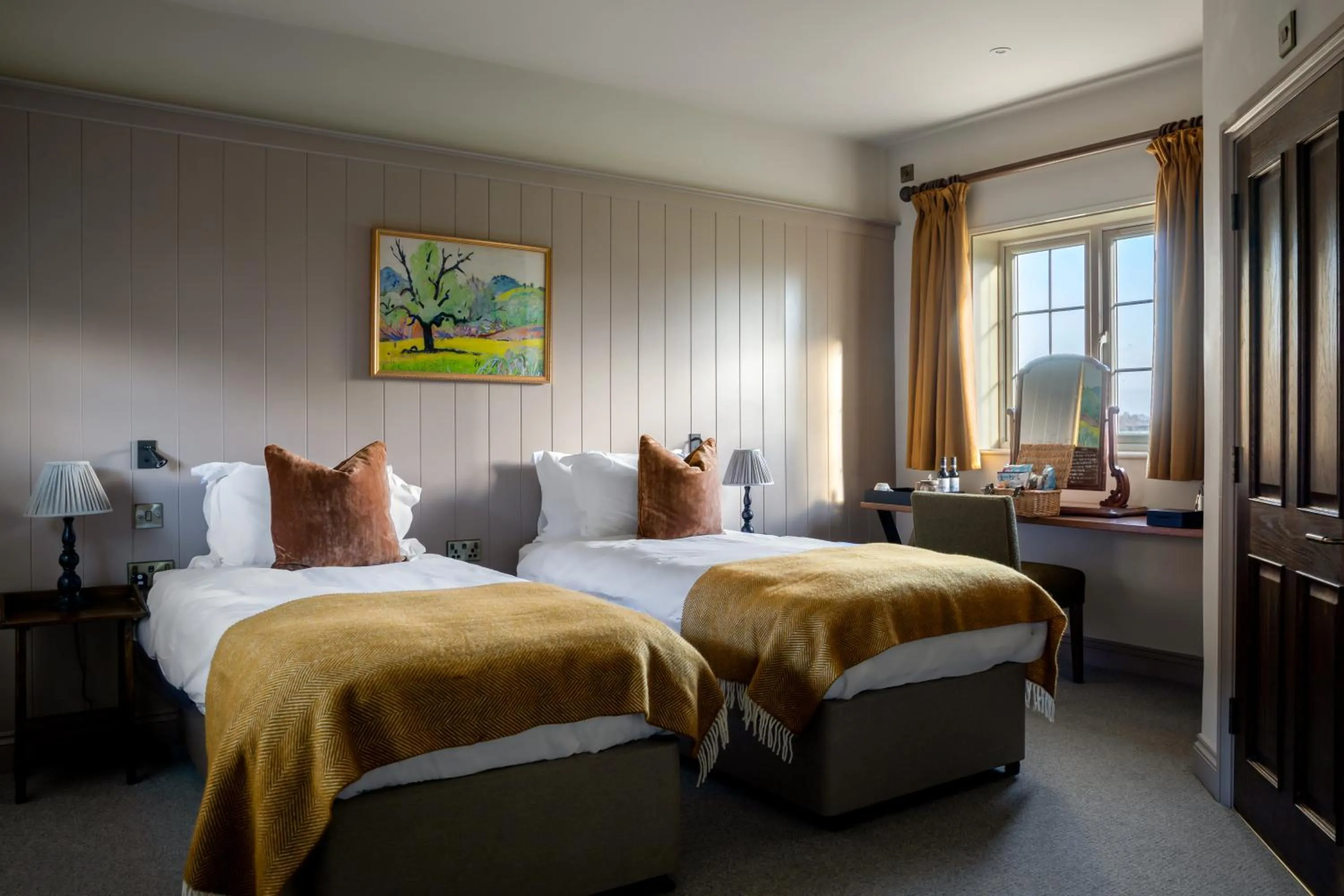 Standard Twin Room in Bedford Arms Hotel