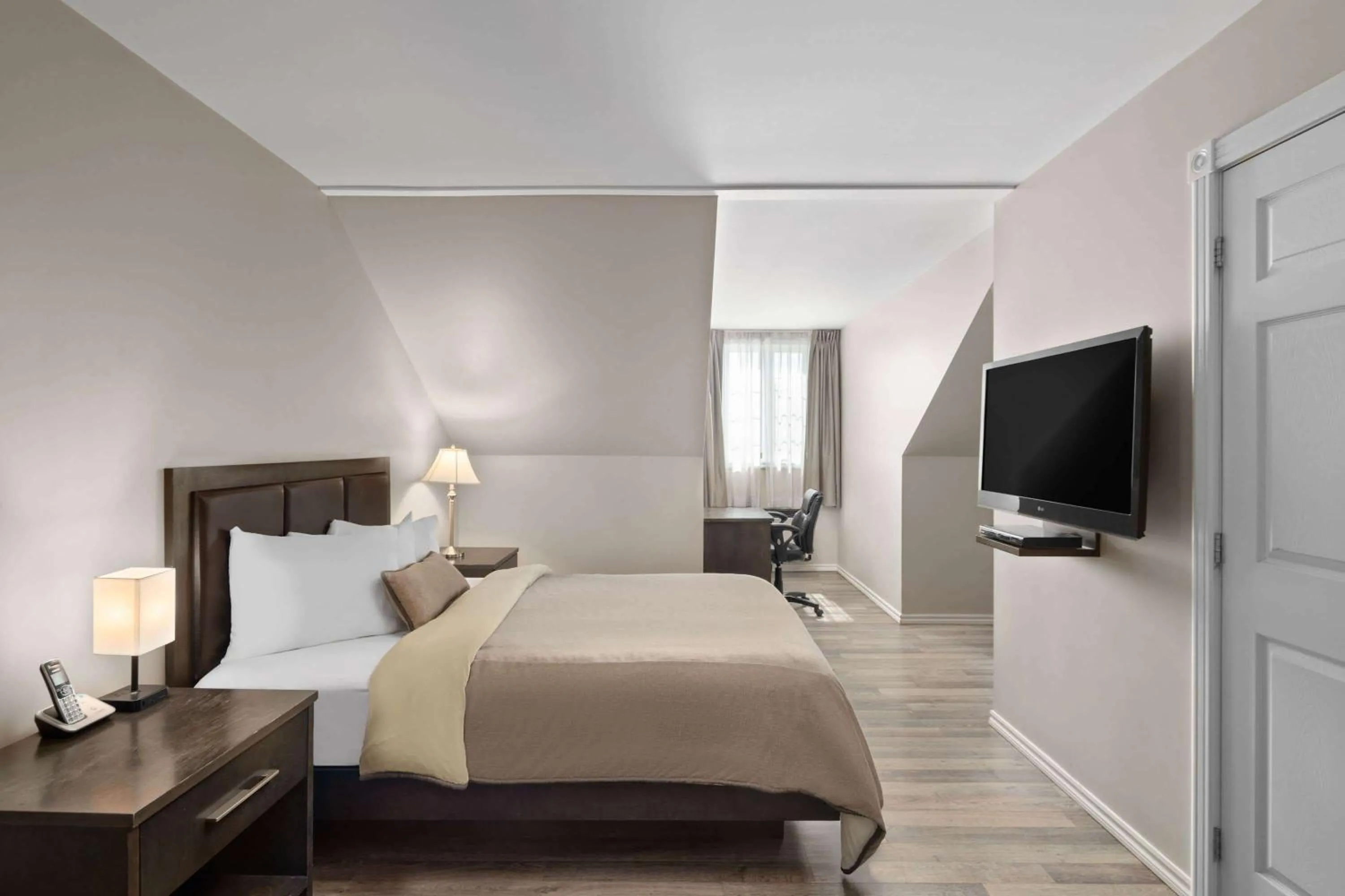 Queen Suite - Non-Smoking in Travelodge by Wyndham Roberval