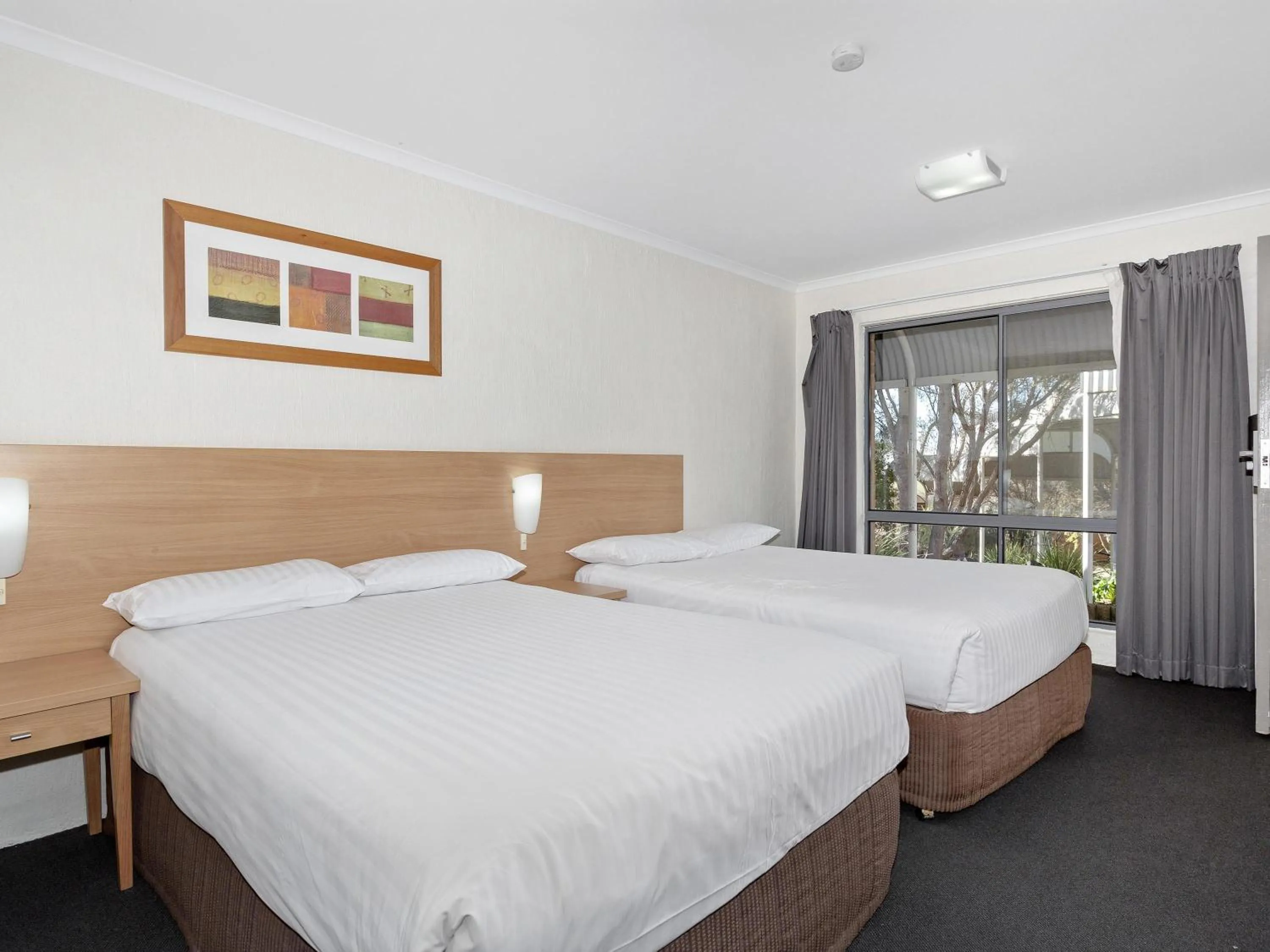 Superior Double Room with Two Double Beds in ibis Styles Canberra Eagle Hawk