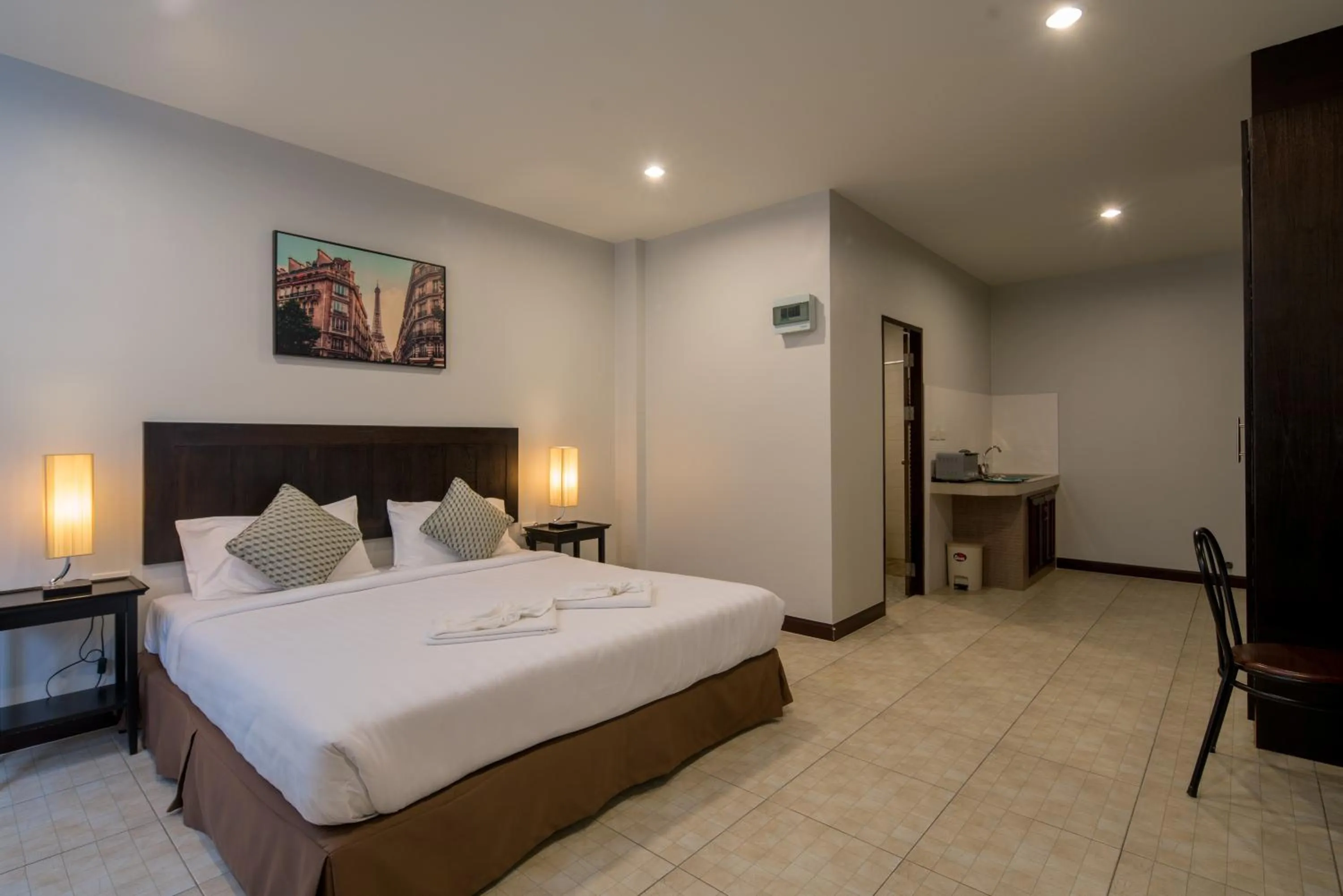 Deluxe Studio Kitchenette in Amarin Hotel Patong