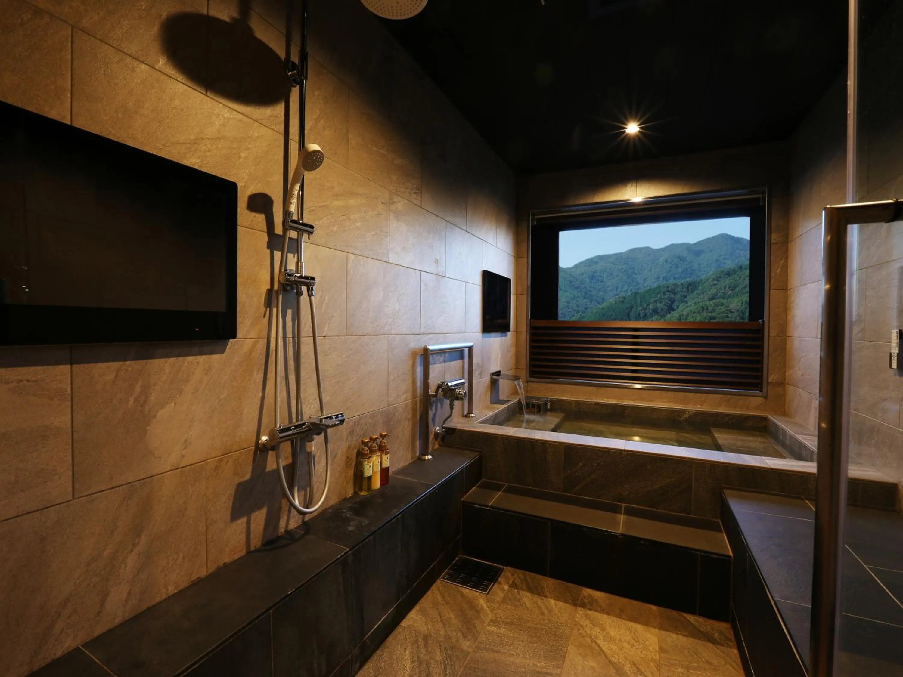 Family Suite in Arima Royal Hotel