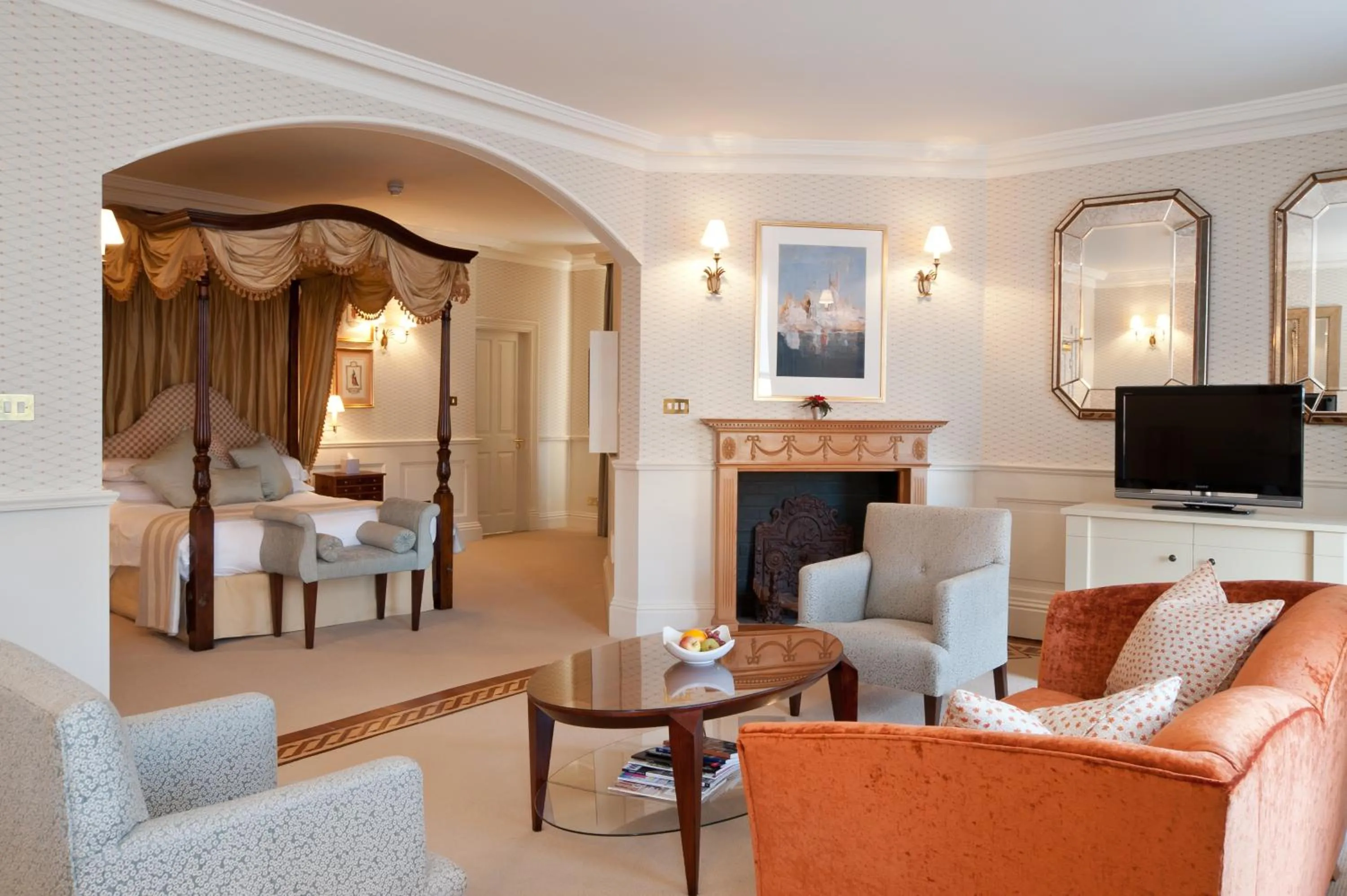 Four Poster Bed Suite - single occupancy in Castle House Hotel