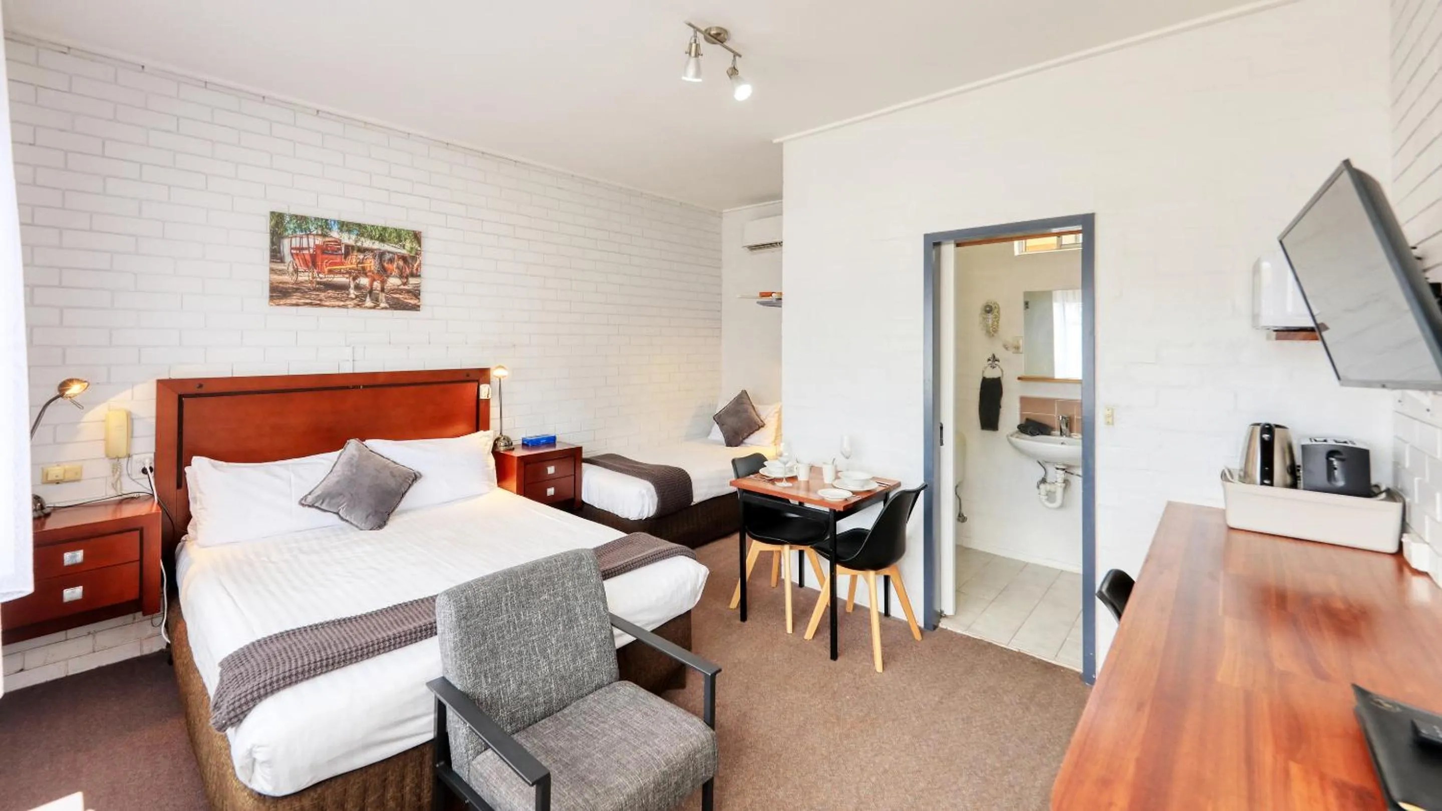 Business Single Room in Sun Centre Motel