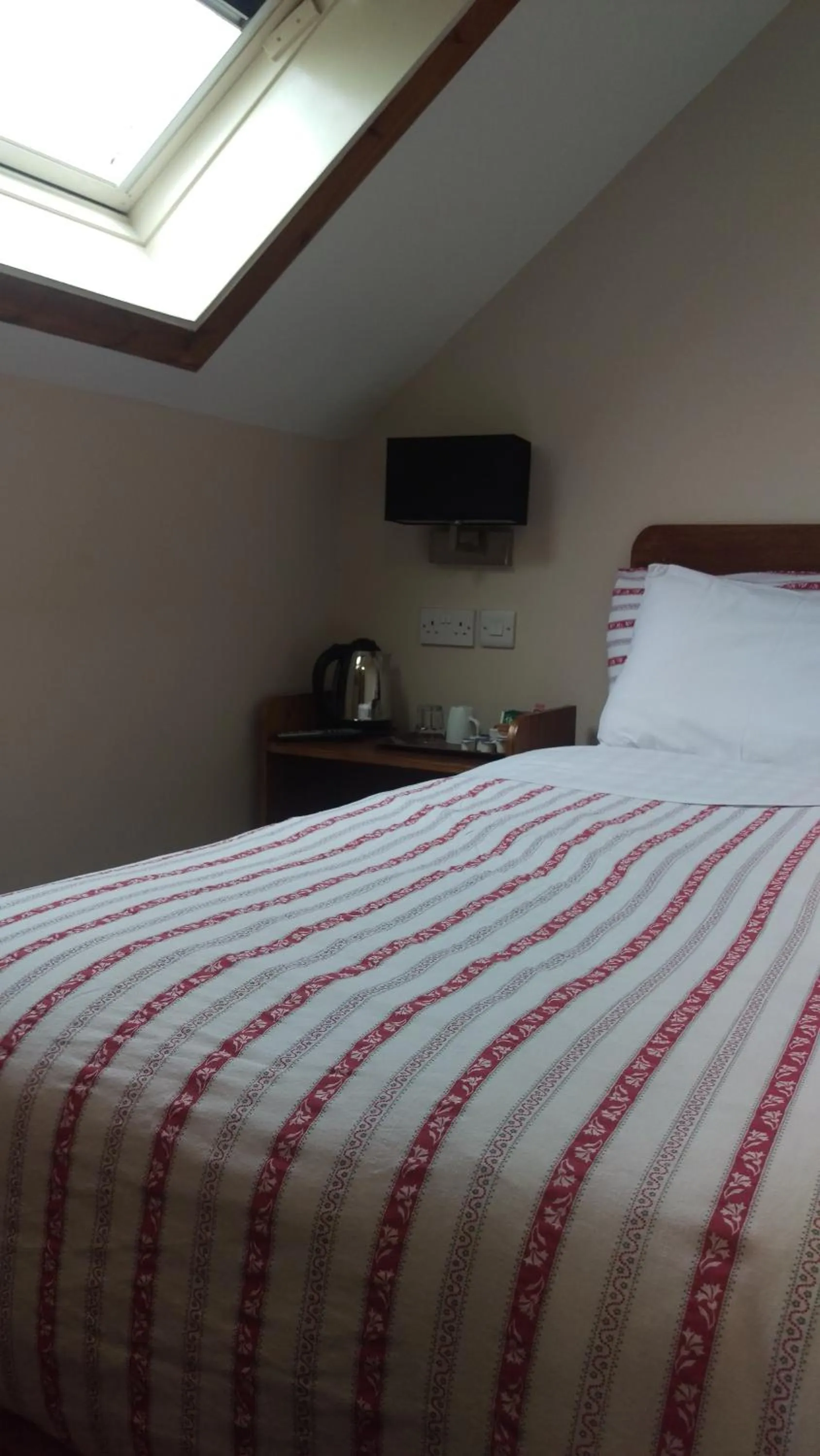Single Room in Edinburgh House Hotel