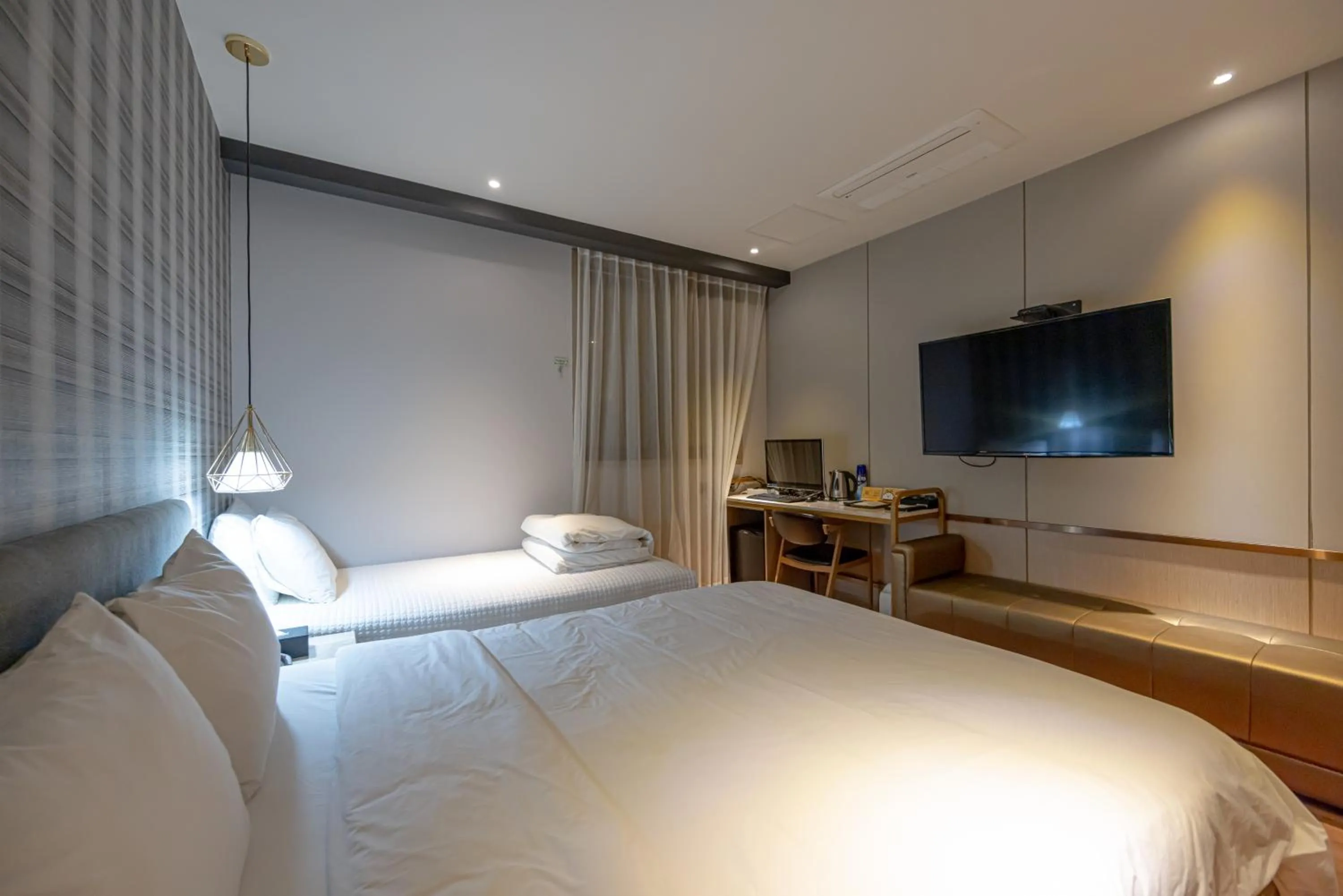 Deluxe Twin Room in Hound Hotel Seomyeon-Beomcheon