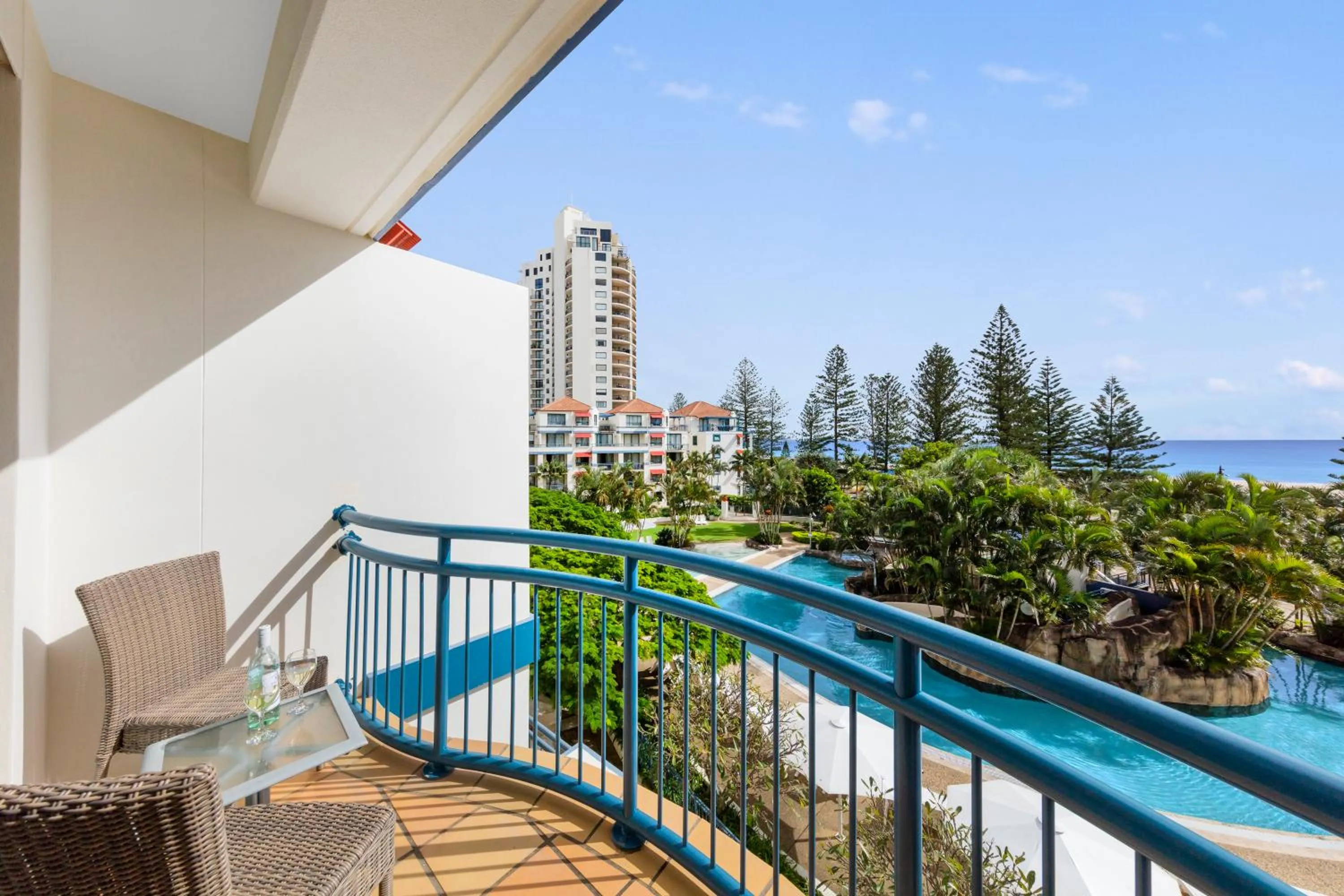 One-Bedroom Executive Apartment in Oaks Gold Coast Calypso Plaza Suites