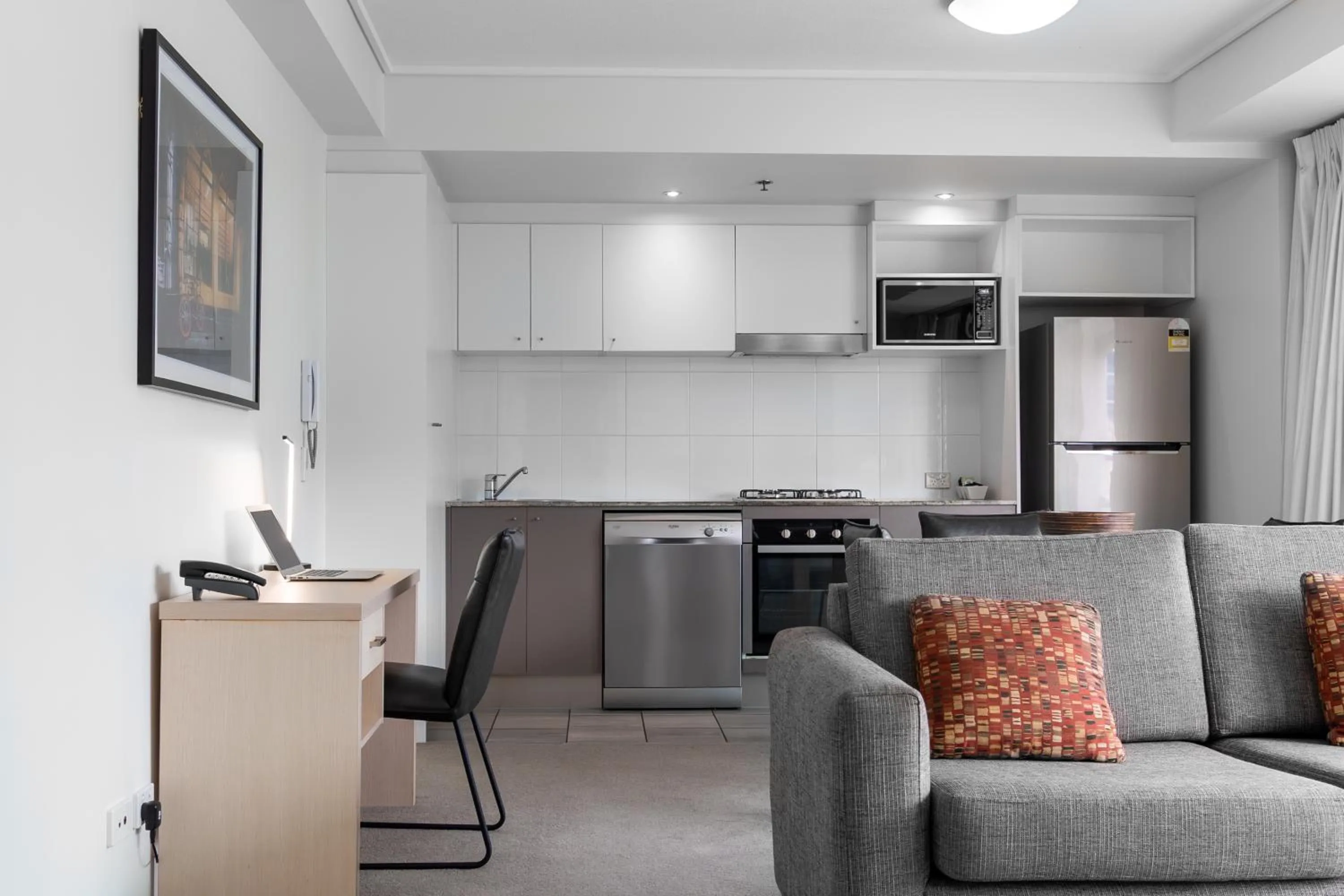 One-Bedroom Apartment in Oaks Brisbane on Felix Suites