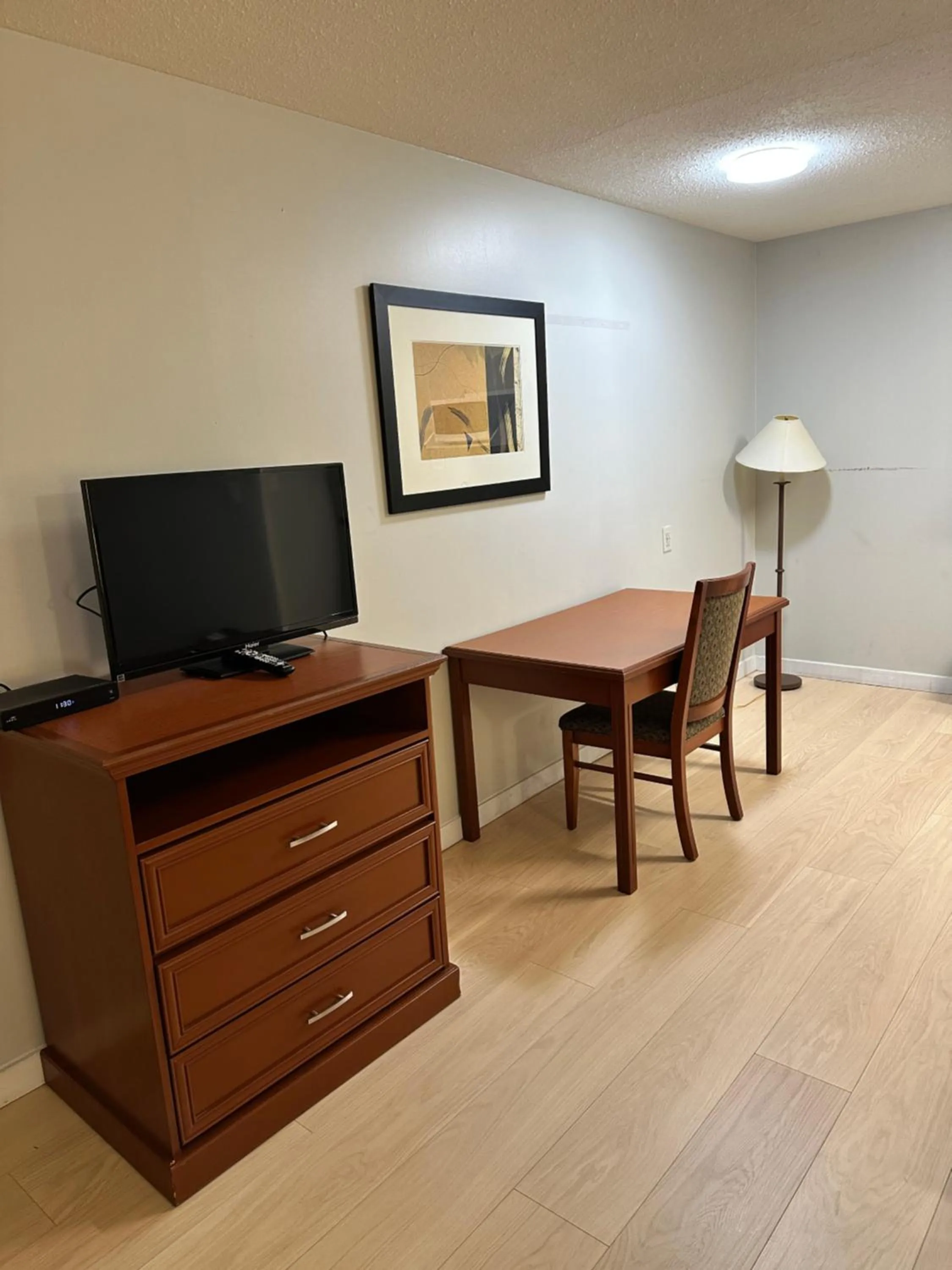 Queen Studio in Travelodge by Wyndham Langley