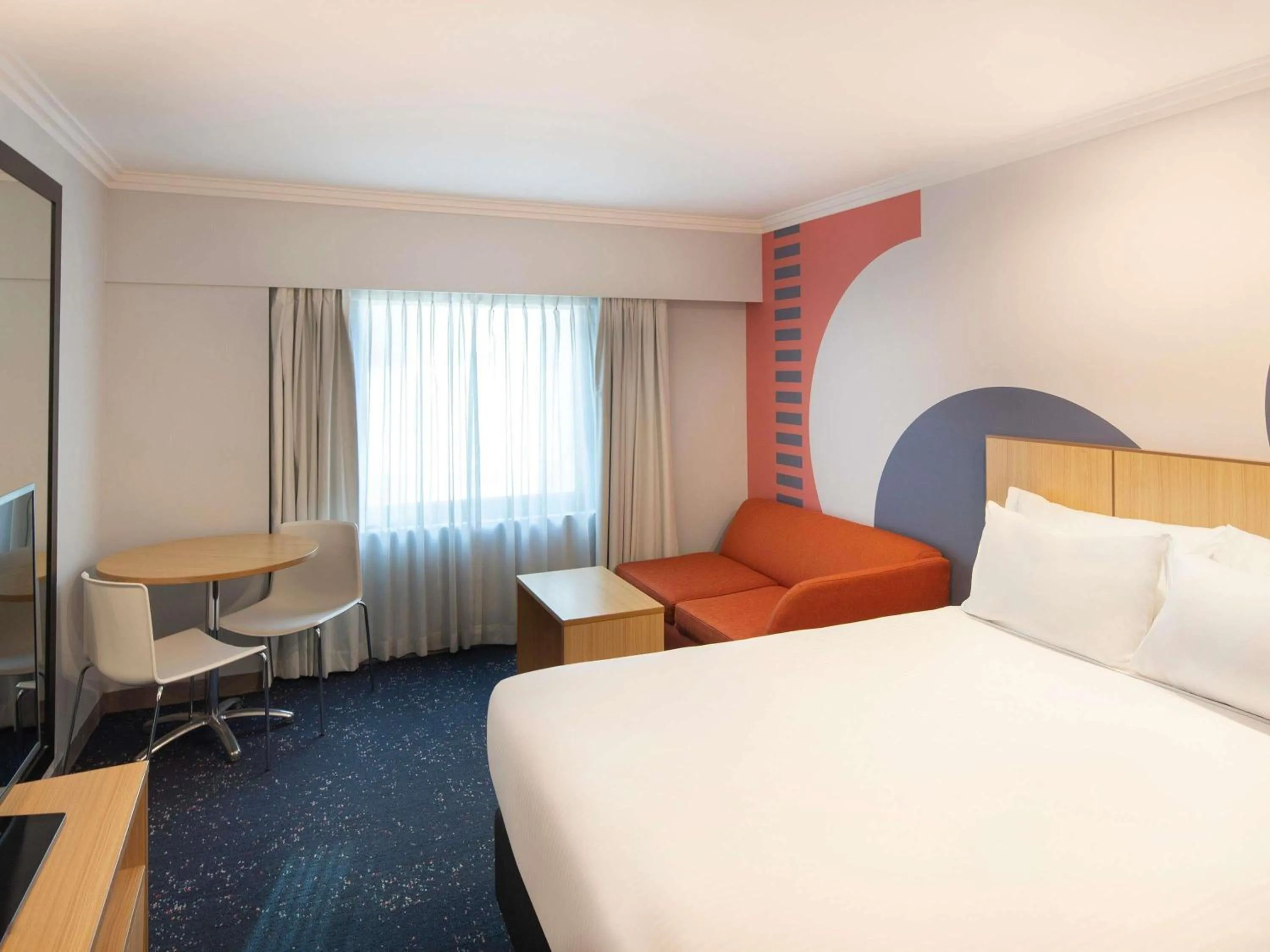 Standard King Room in ibis Styles Sydney Central