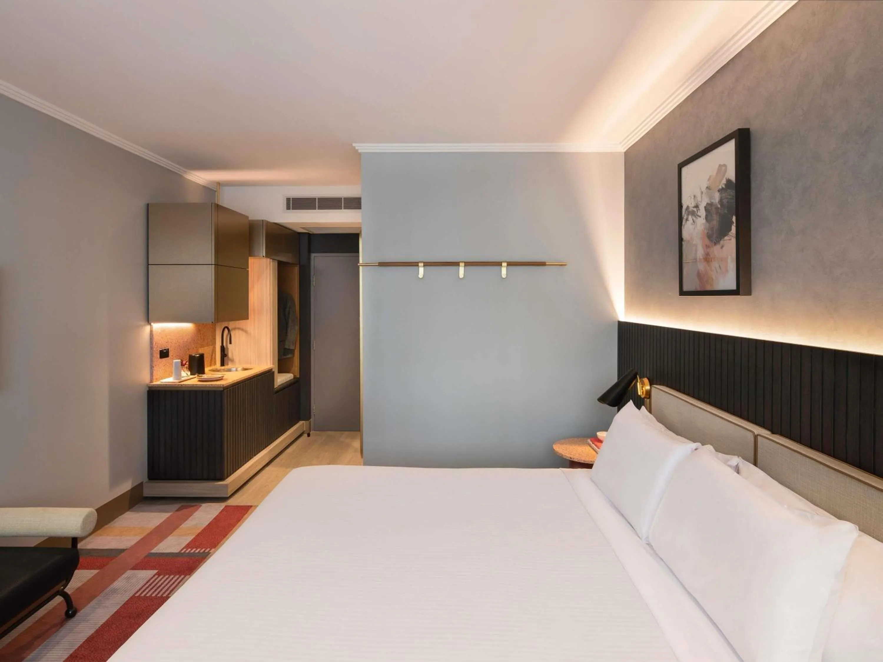 Deluxe King Room in The Sebel Sydney Martin Place