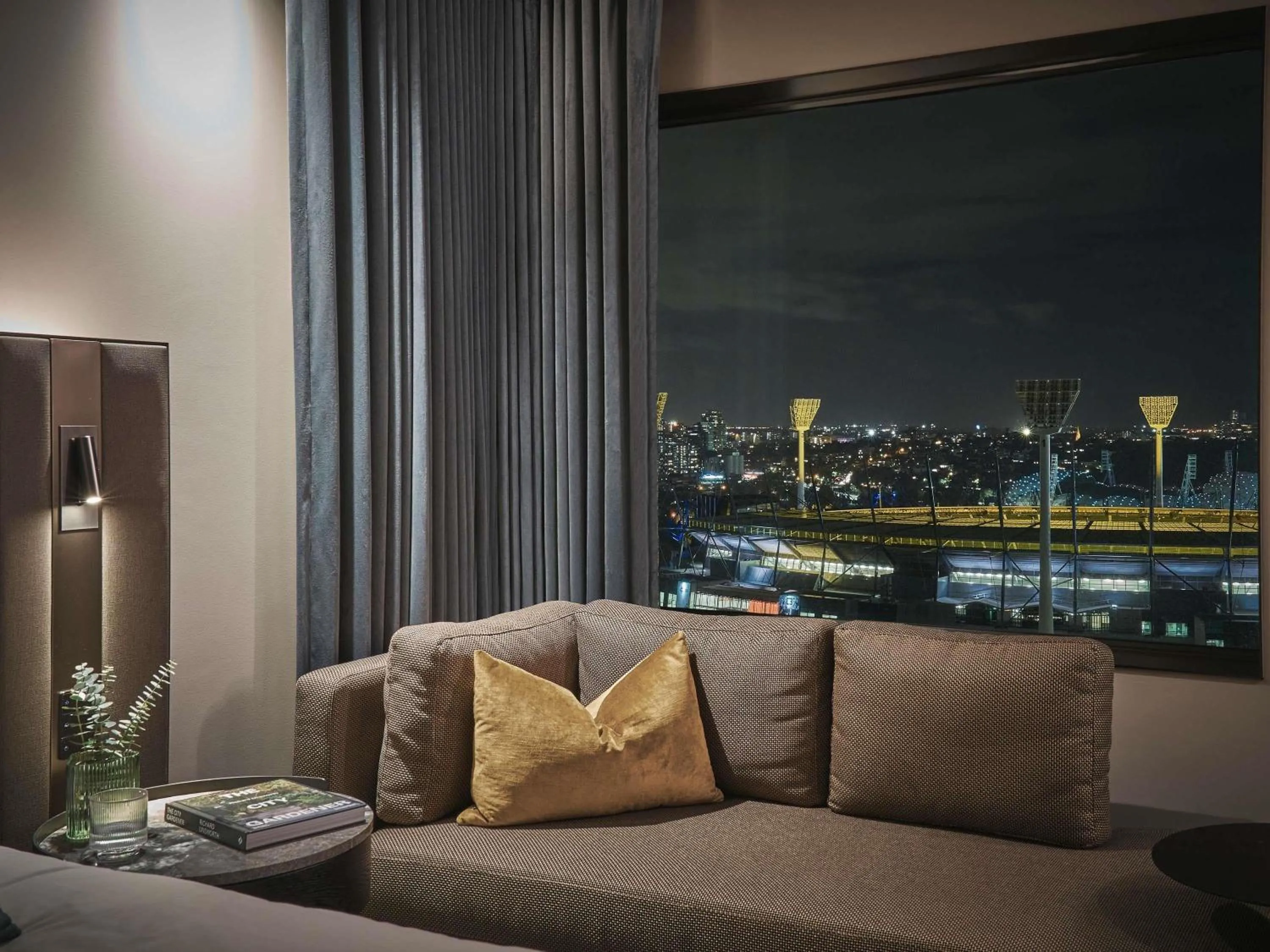 Deluxe Executive King Room with Lounge Access - single occupancy - High Floor in Pullman Melbourne On the Park